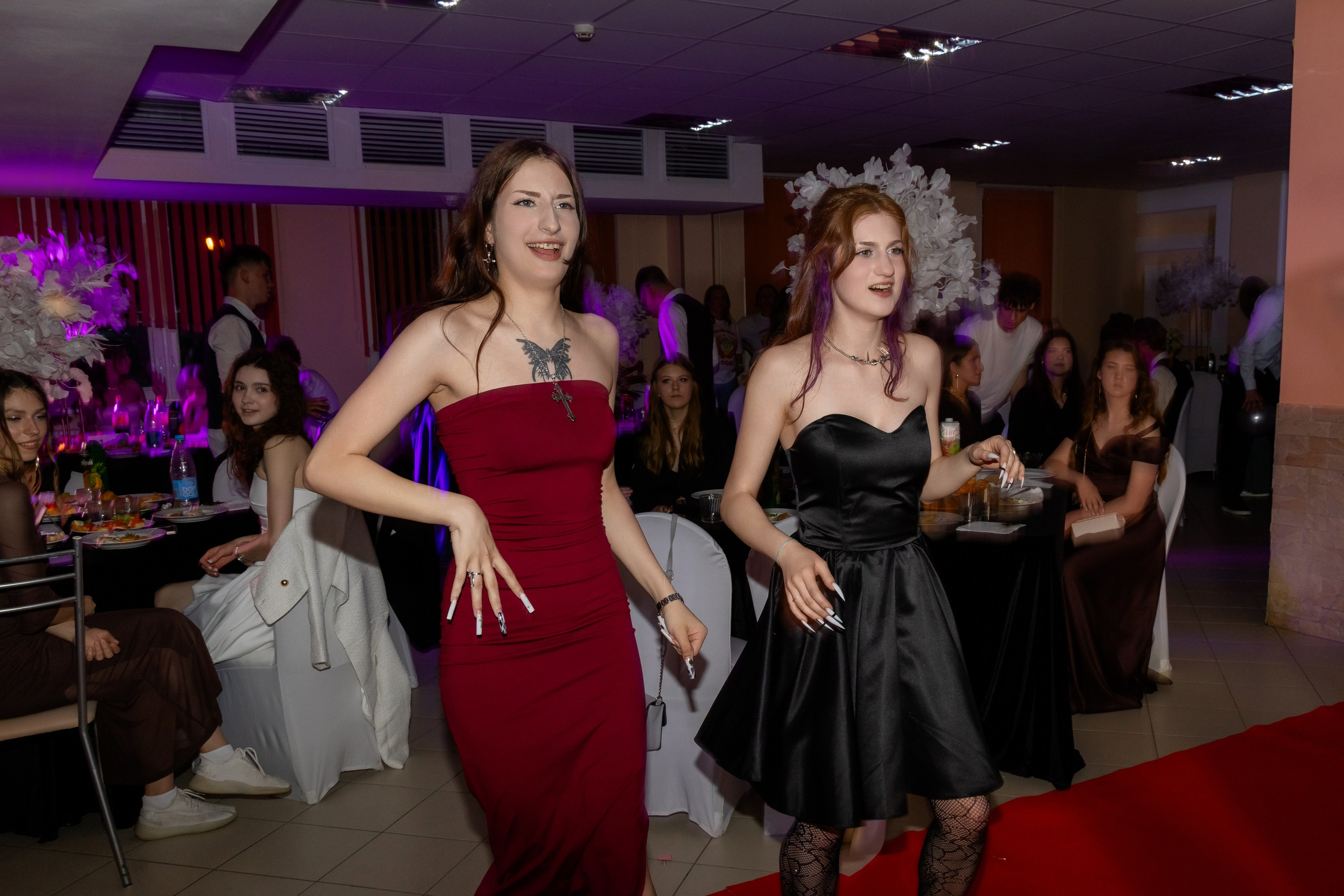 Школьный выпускной 2025 год в Минске, Беларуси. Свадебный фотограф в Минске/Беларуси Сергей Спиридонов