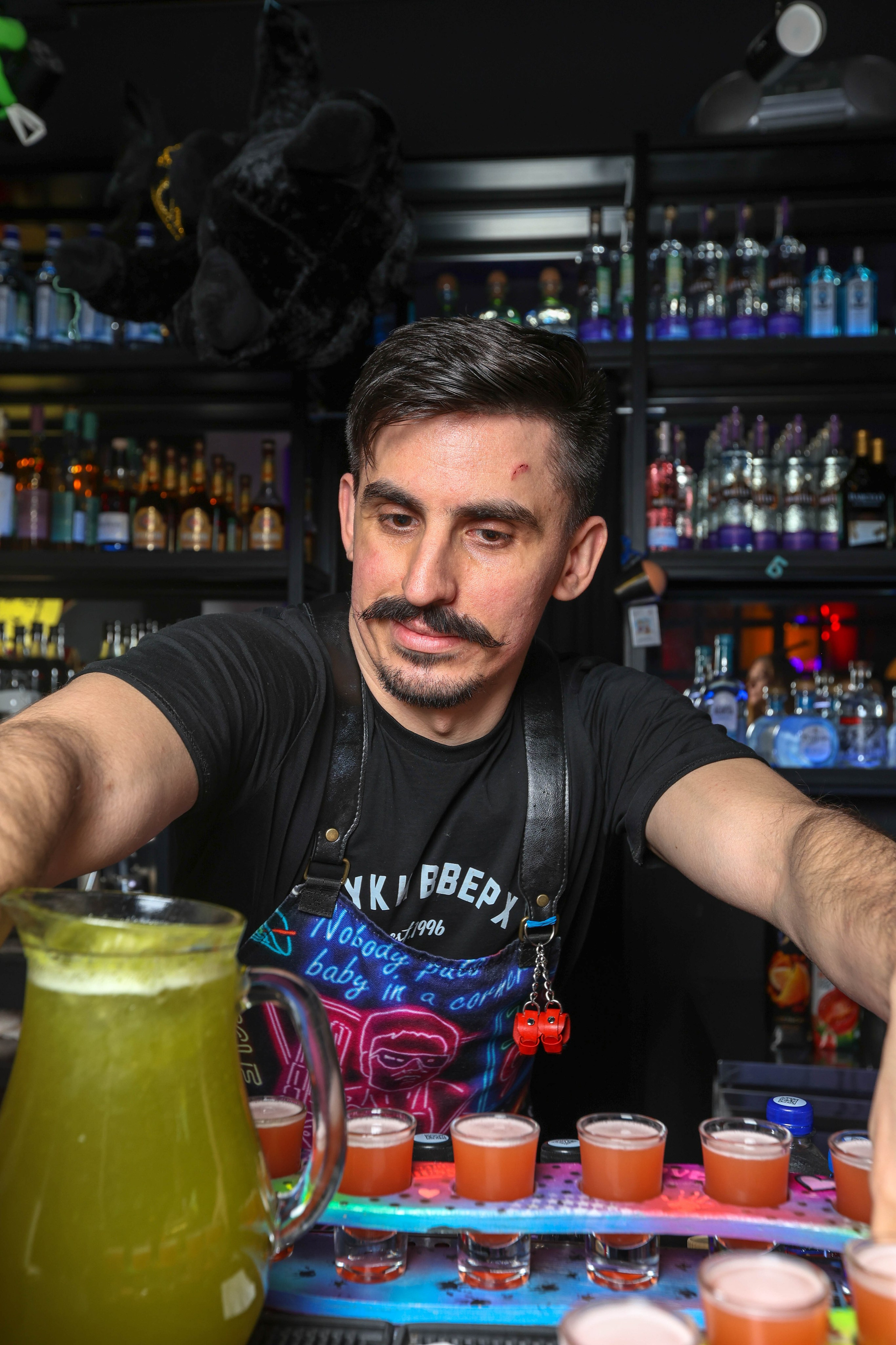 БАР РУКИ ВВЕРХ