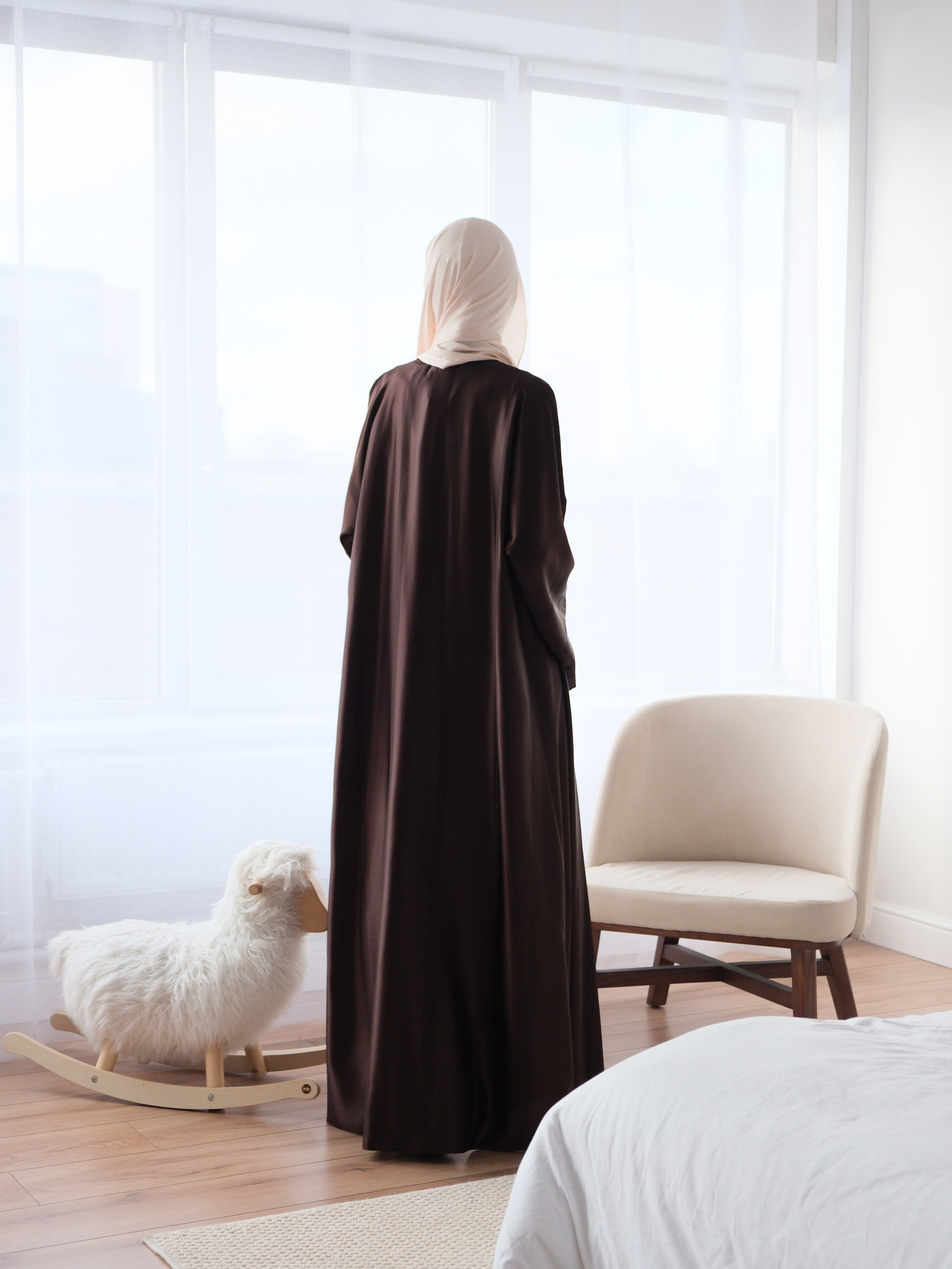 Shinee abayas. VonContent