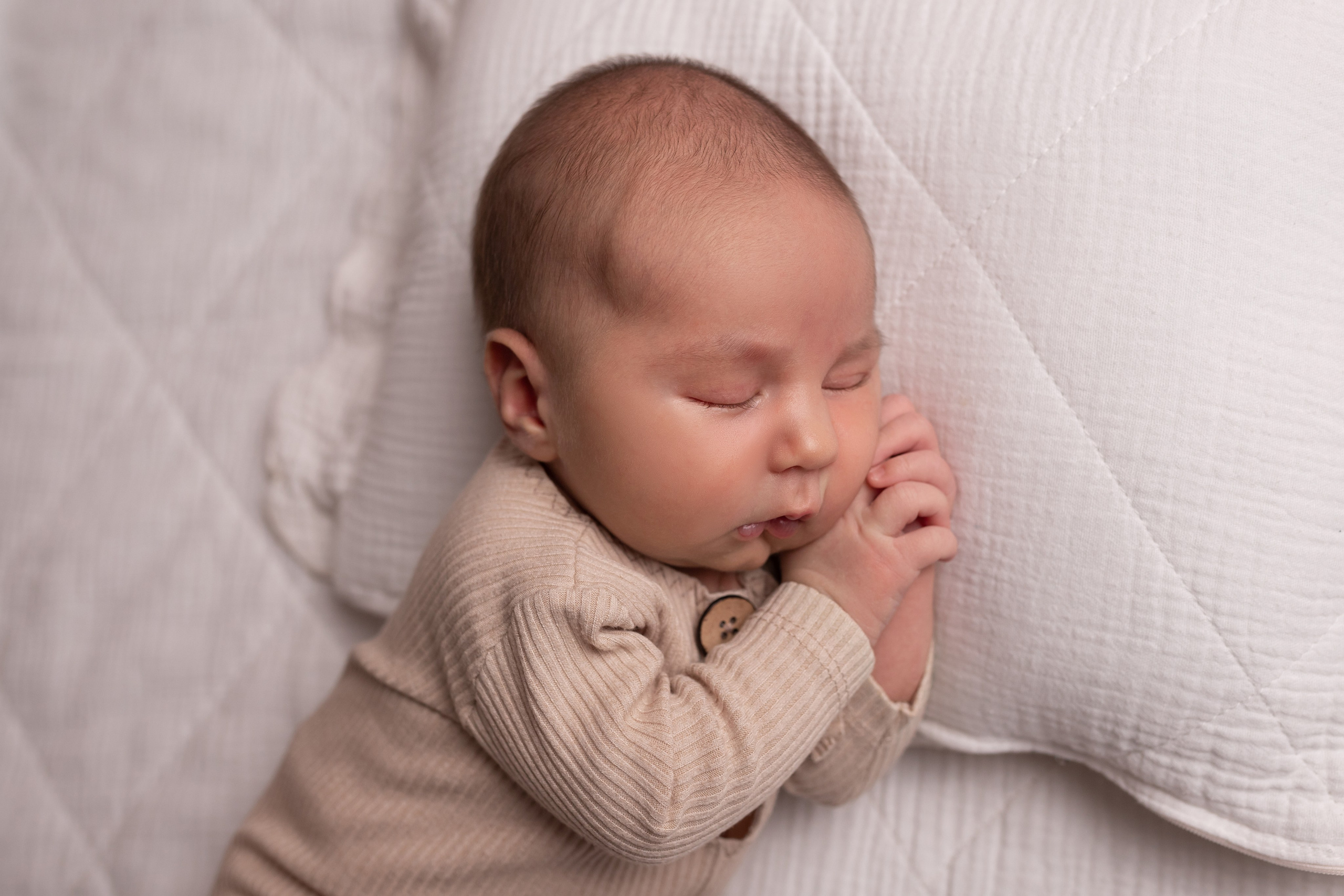 Реалистичный стиль. Фотограф новорождённых Анапа Елена Кушнарь