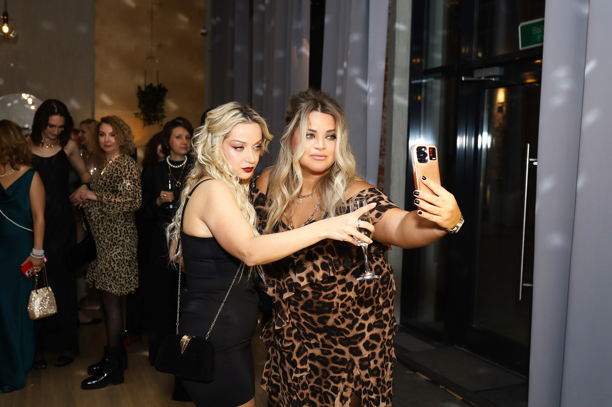 Новогодняя вечеринка. Визуал для эспертов и блогеров