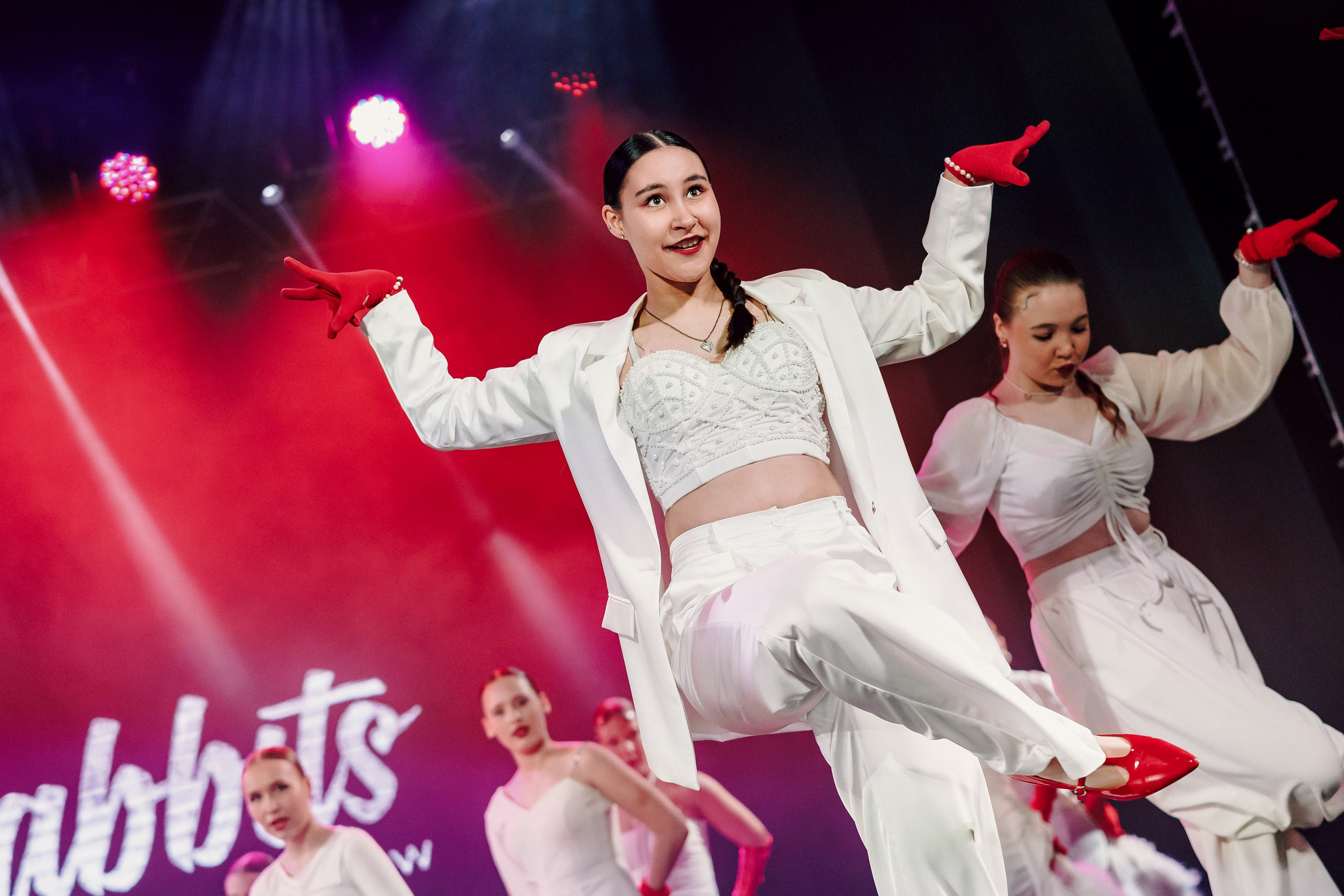 Отчётный концерт танцевальной школы «Red Rabbits» 2025. Лёшка Варзегов — фотограф