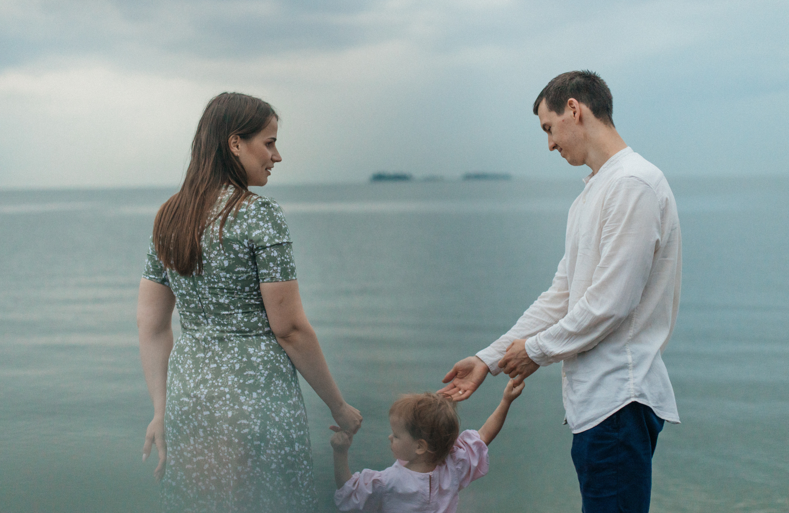 Прогулка на берегу. Семейный и портретный фотограф в Новосибирске Мария Хлебус