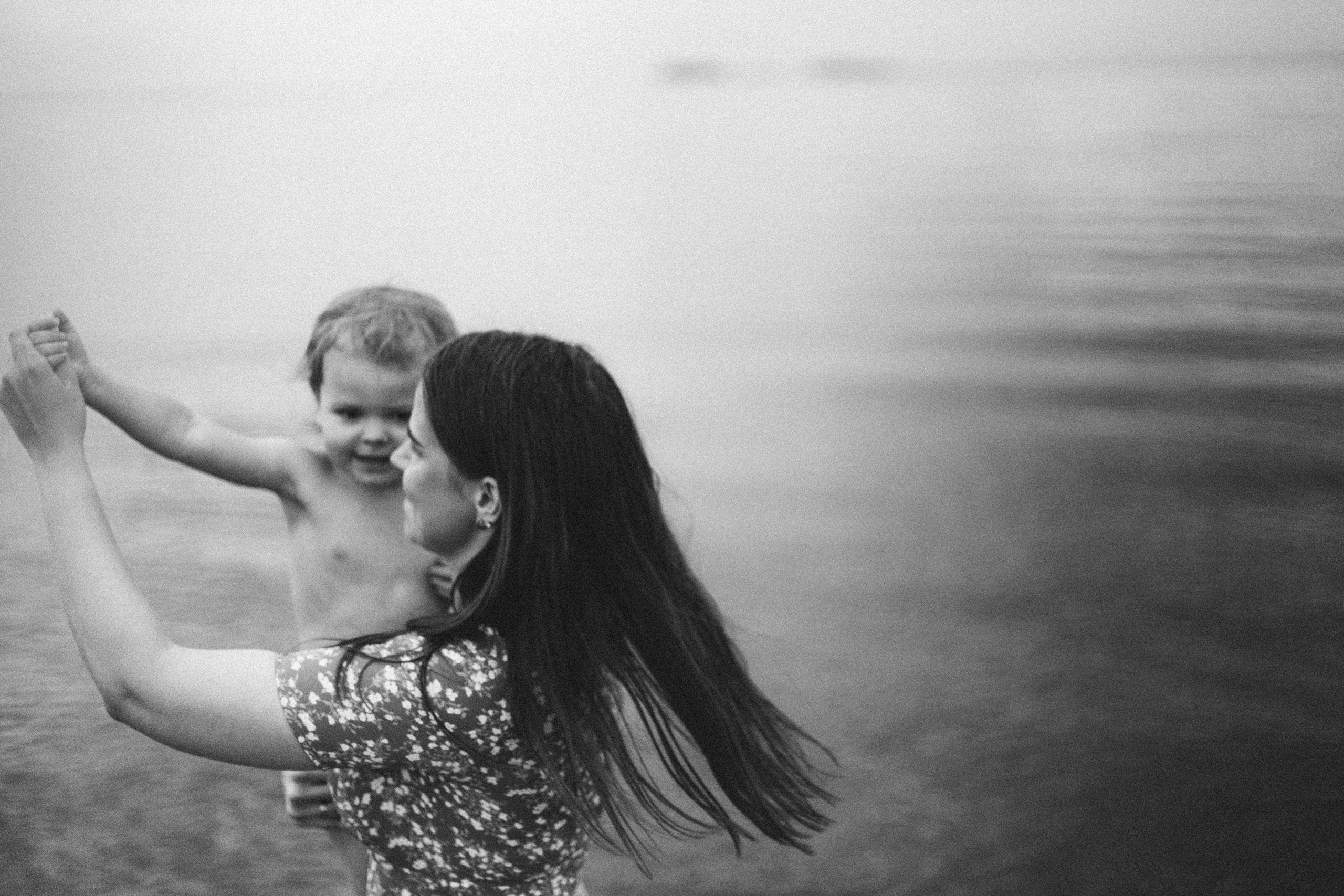 Прогулка на берегу. Семейный и портретный фотограф в Новосибирске Мария Хлебус