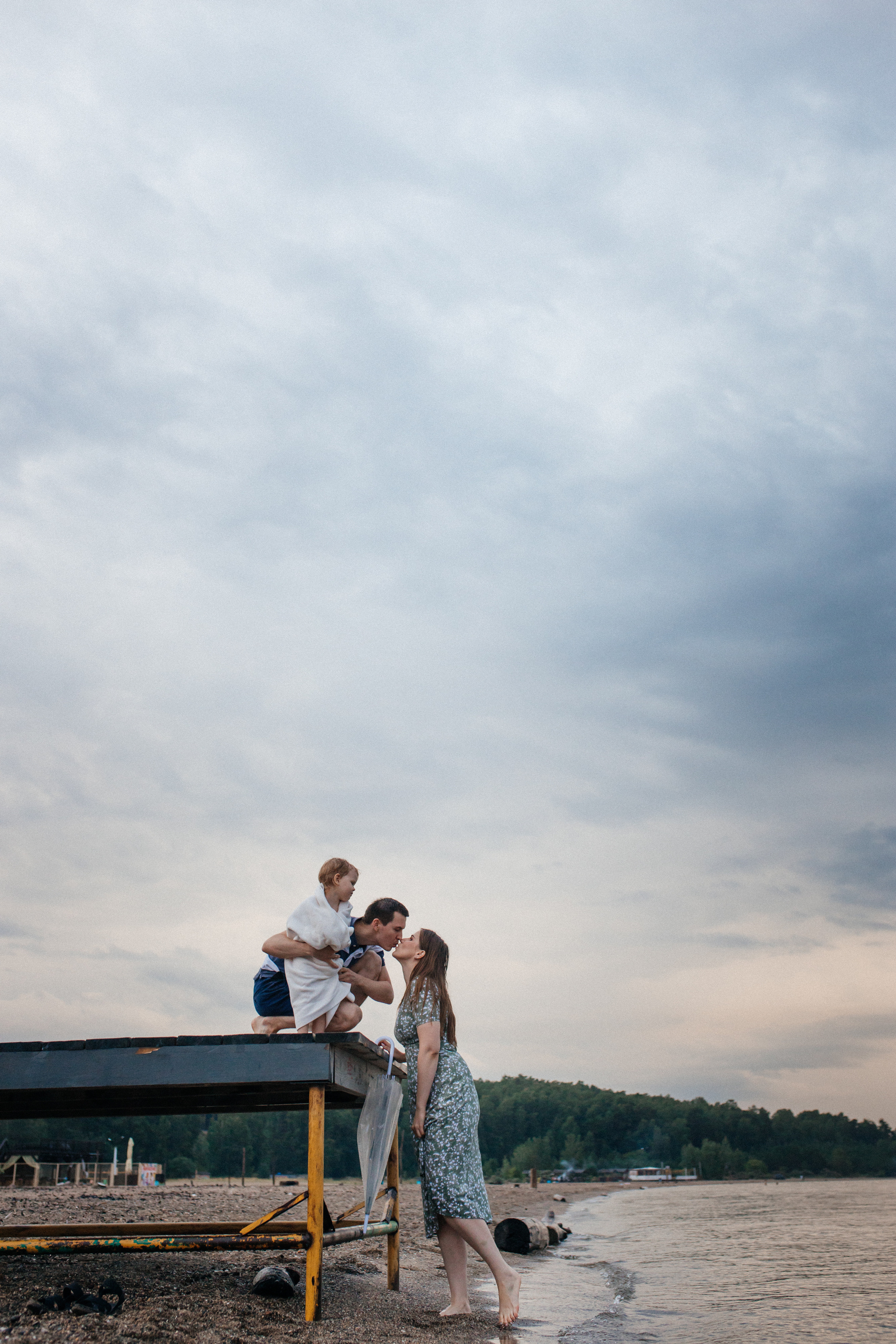 Прогулка на берегу. Семейный и портретный фотограф в Новосибирске Мария Хлебус
