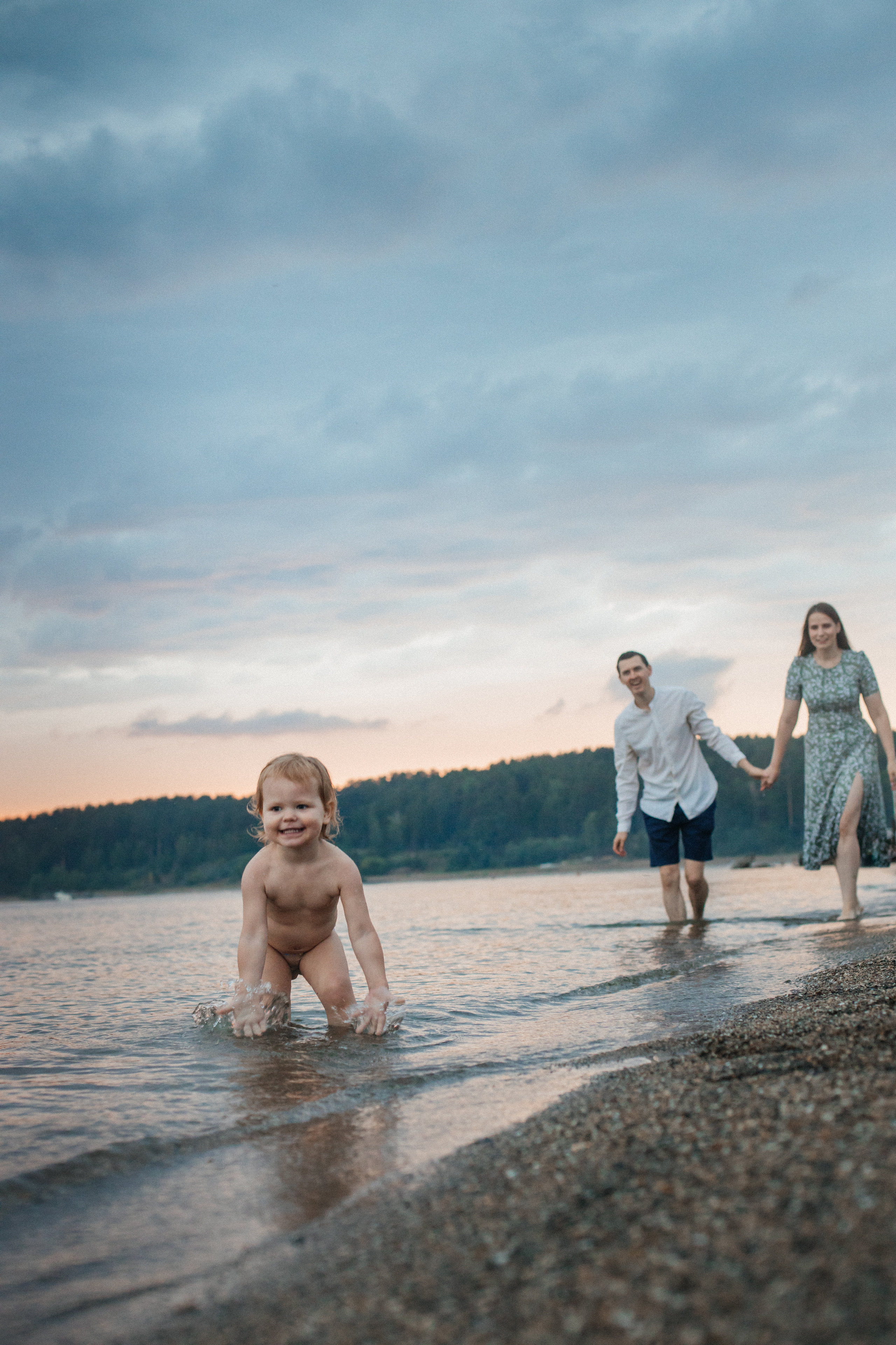 Прогулка на берегу. Семейный и портретный фотограф в Новосибирске Мария Хлебус