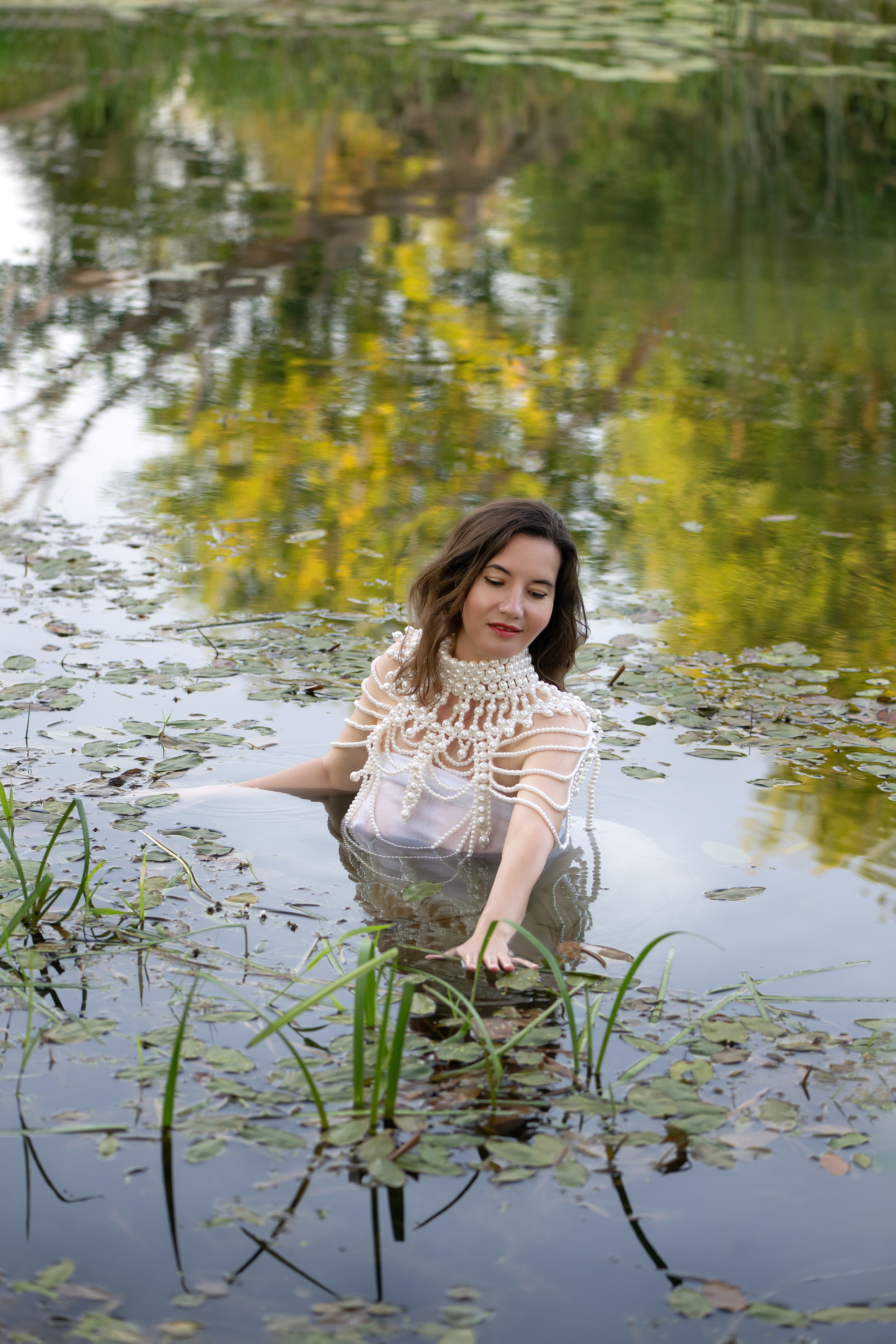 Платье, бусы и вода...... Главная