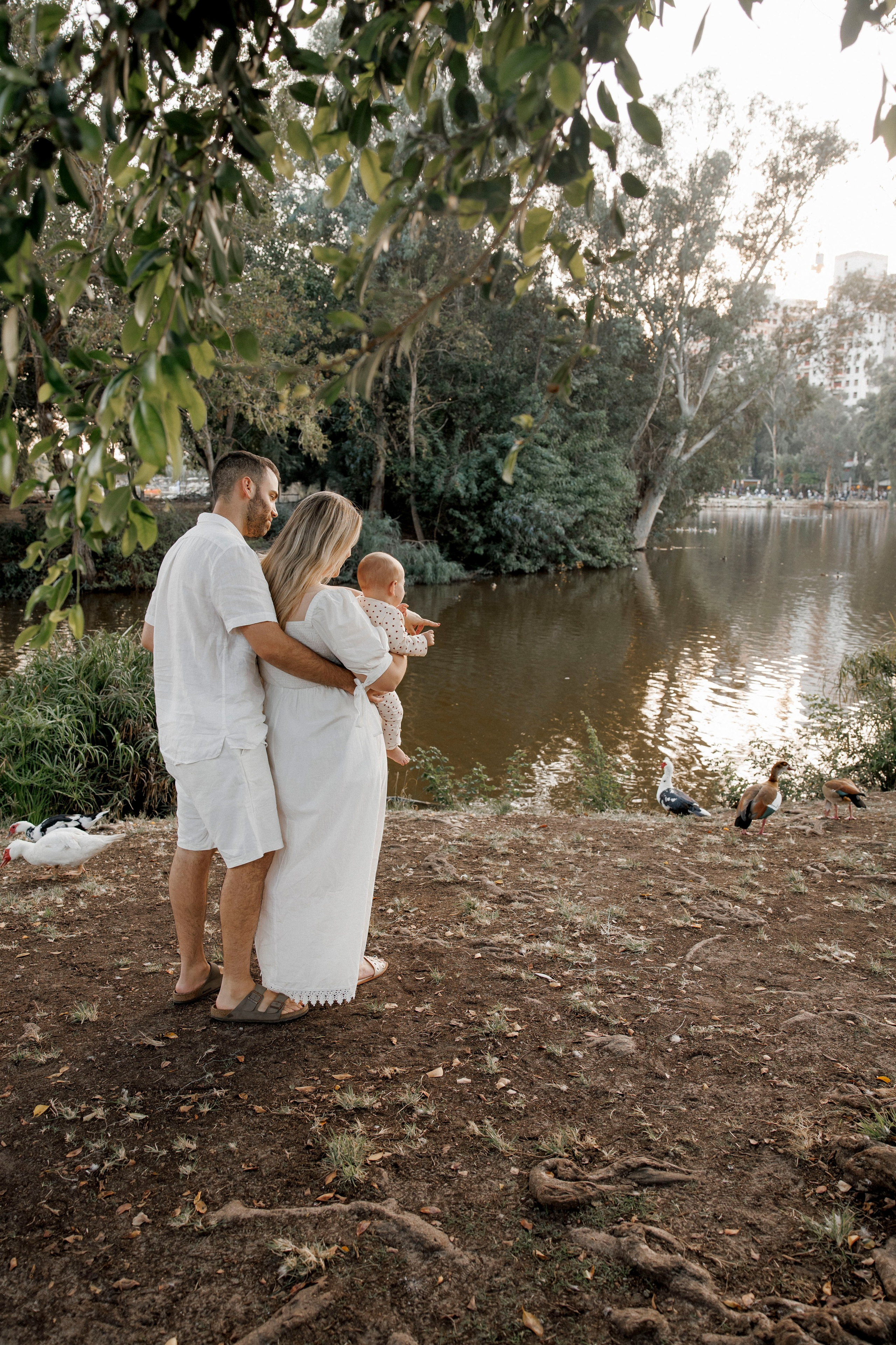 First year photoshoot inside the park (sunset). Wedding and family photographer