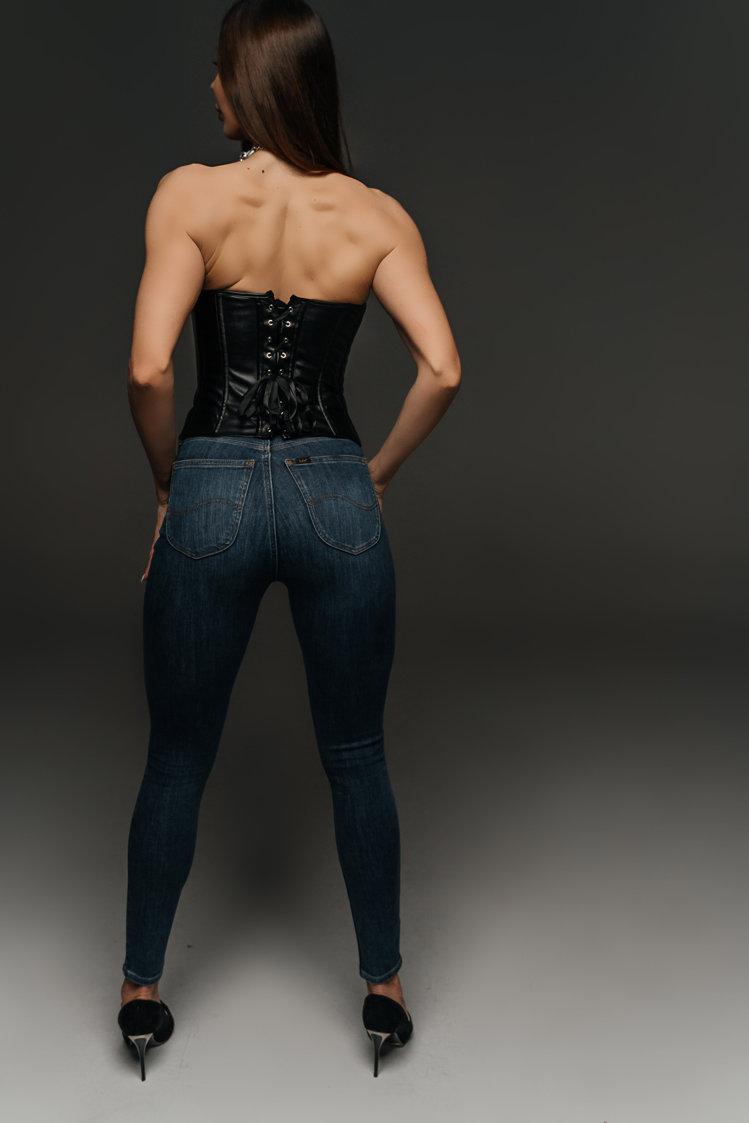 Студийный минимализм. Виктория Алпеева — фотограф по любви