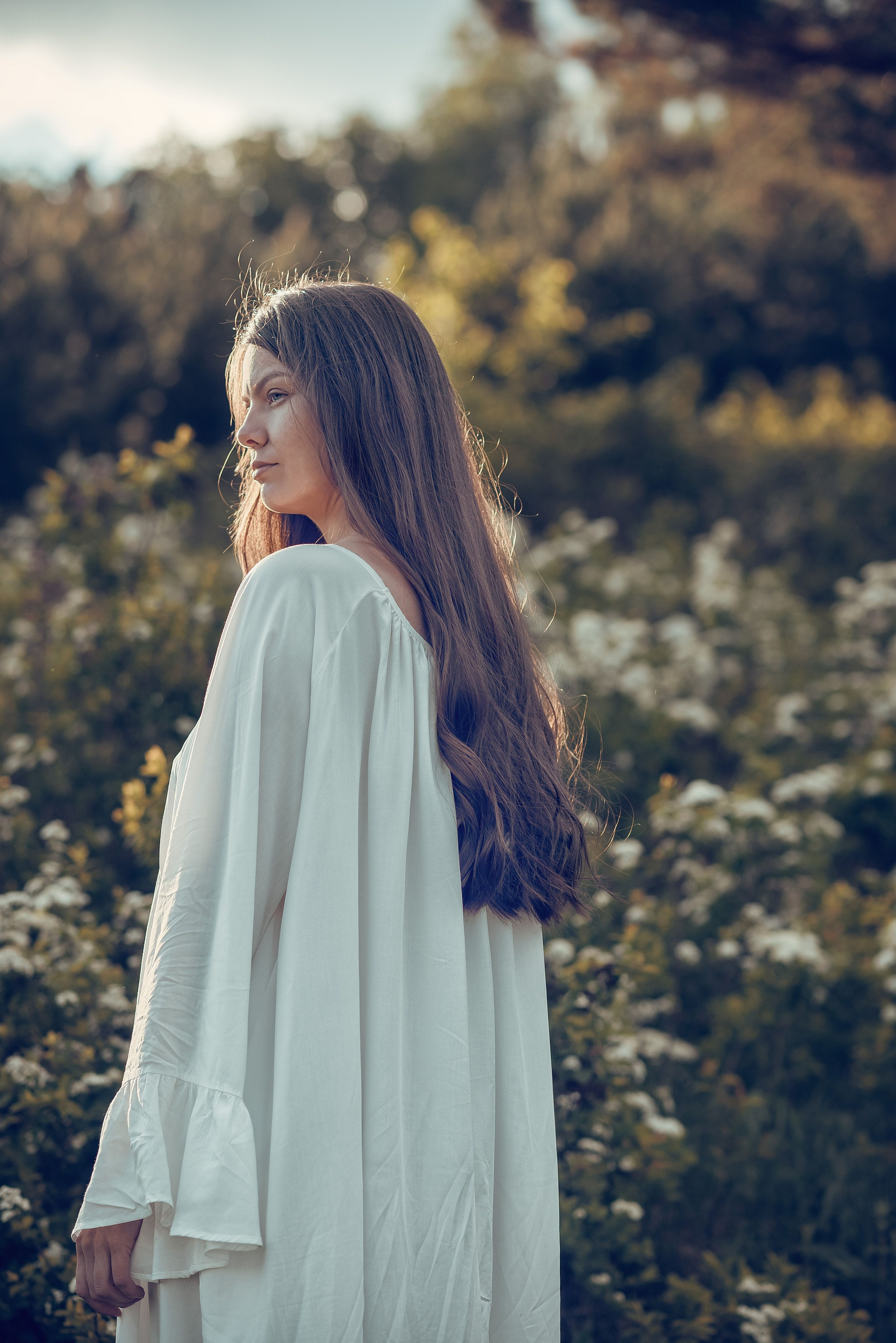 В цветущей спирее. Фотографы крещения/венчания  Красноярск Татьяна и Вячеслав Переваловы