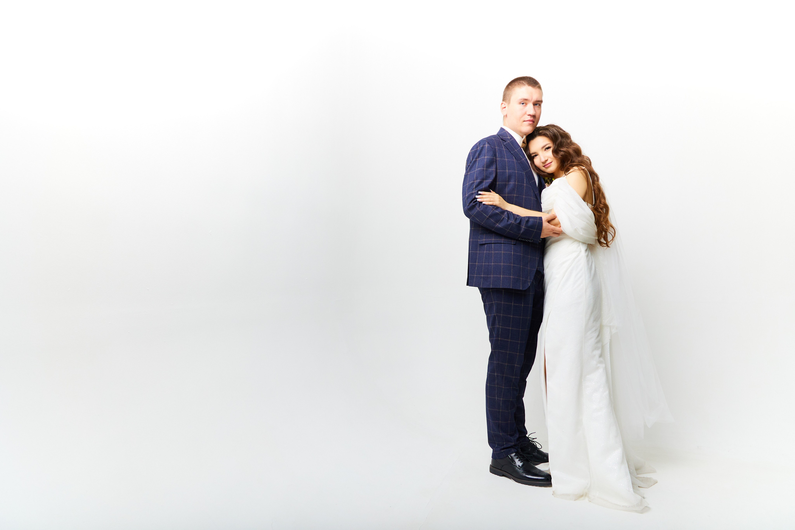 Свадебная фотосессия в студии «ЧеБэ» Самара. Свадебный видеограф и свадебный фотограф в Самаре Олег Слеб