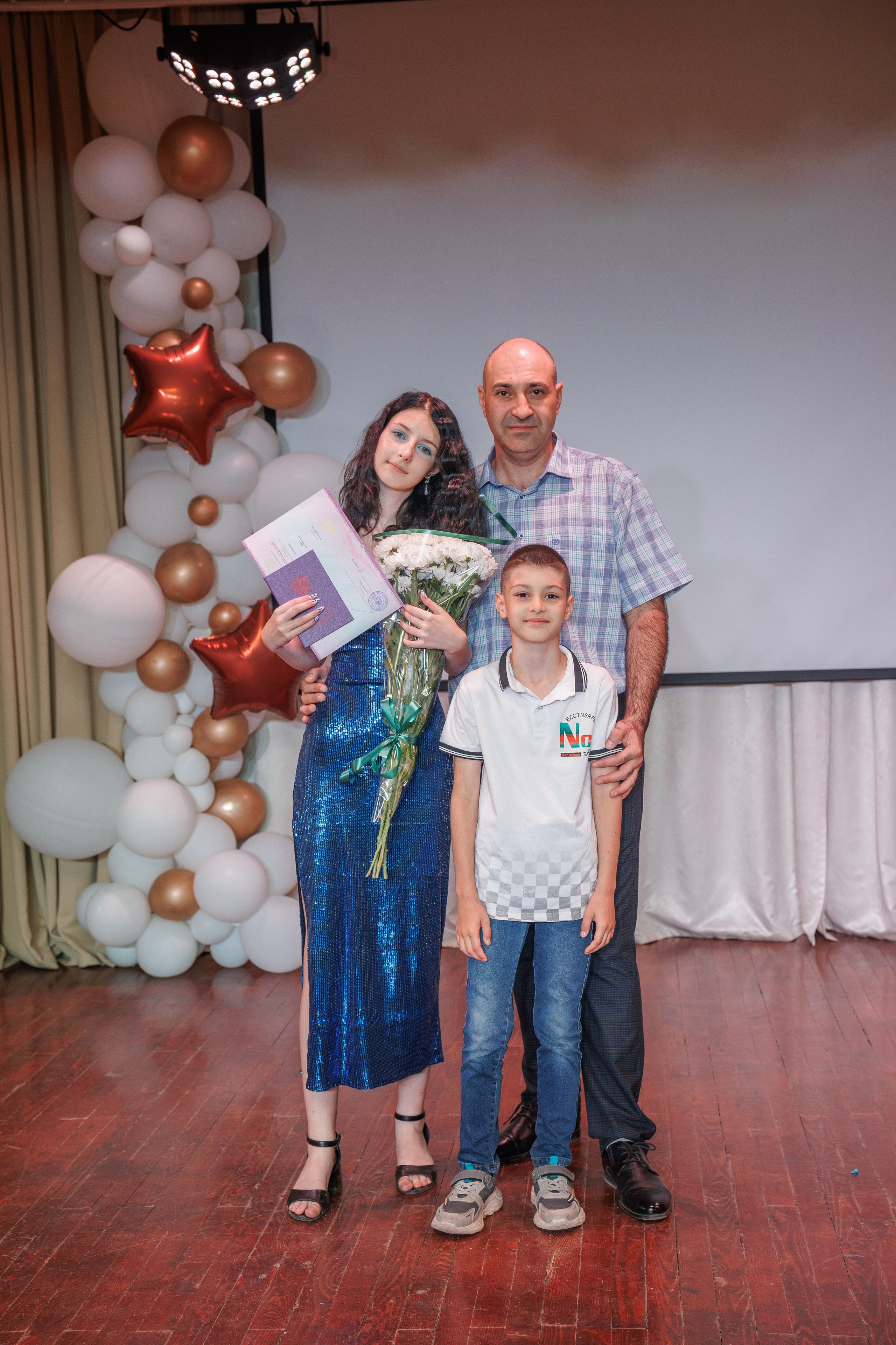 Вручение аттестатов. Свадебный и семейный фотограф в Новосибирске Ирина Дорошкова