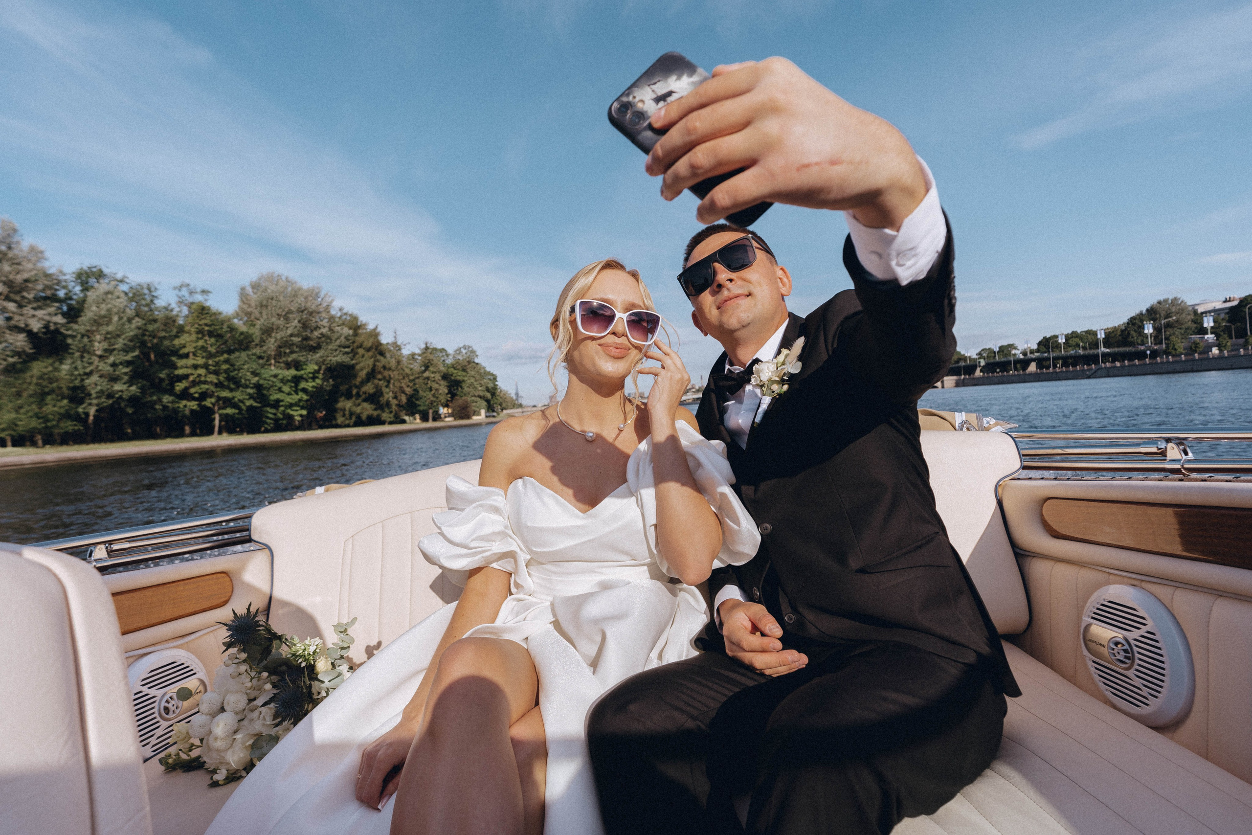СВАДЕНБНАЯ СЬЕМКА НА КАТЕРЕ ПО КАНАЛАМ САНКТ-ПЕТЕРБУРГА И В АКВАТОРИИ НЕВЫ. Профессиональный фотограф, Санкт-Петербург — Виктория Богомолова