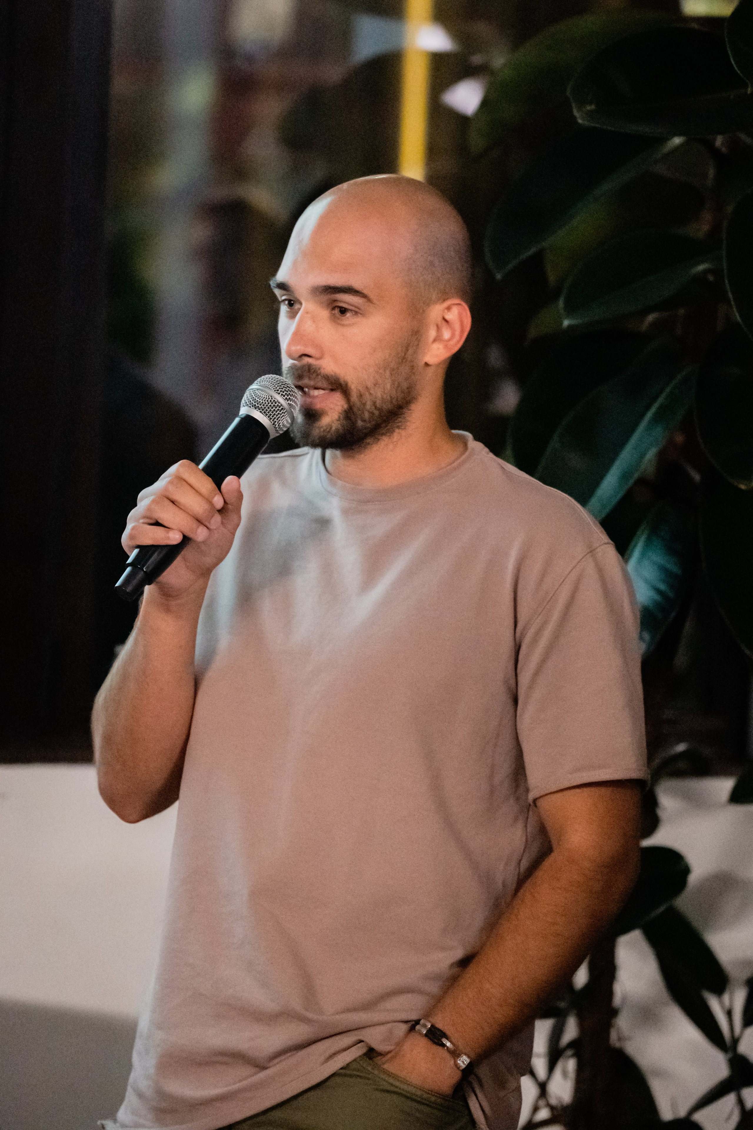 Фотография спикера с докладом  бизнес встречи в  Stanford 