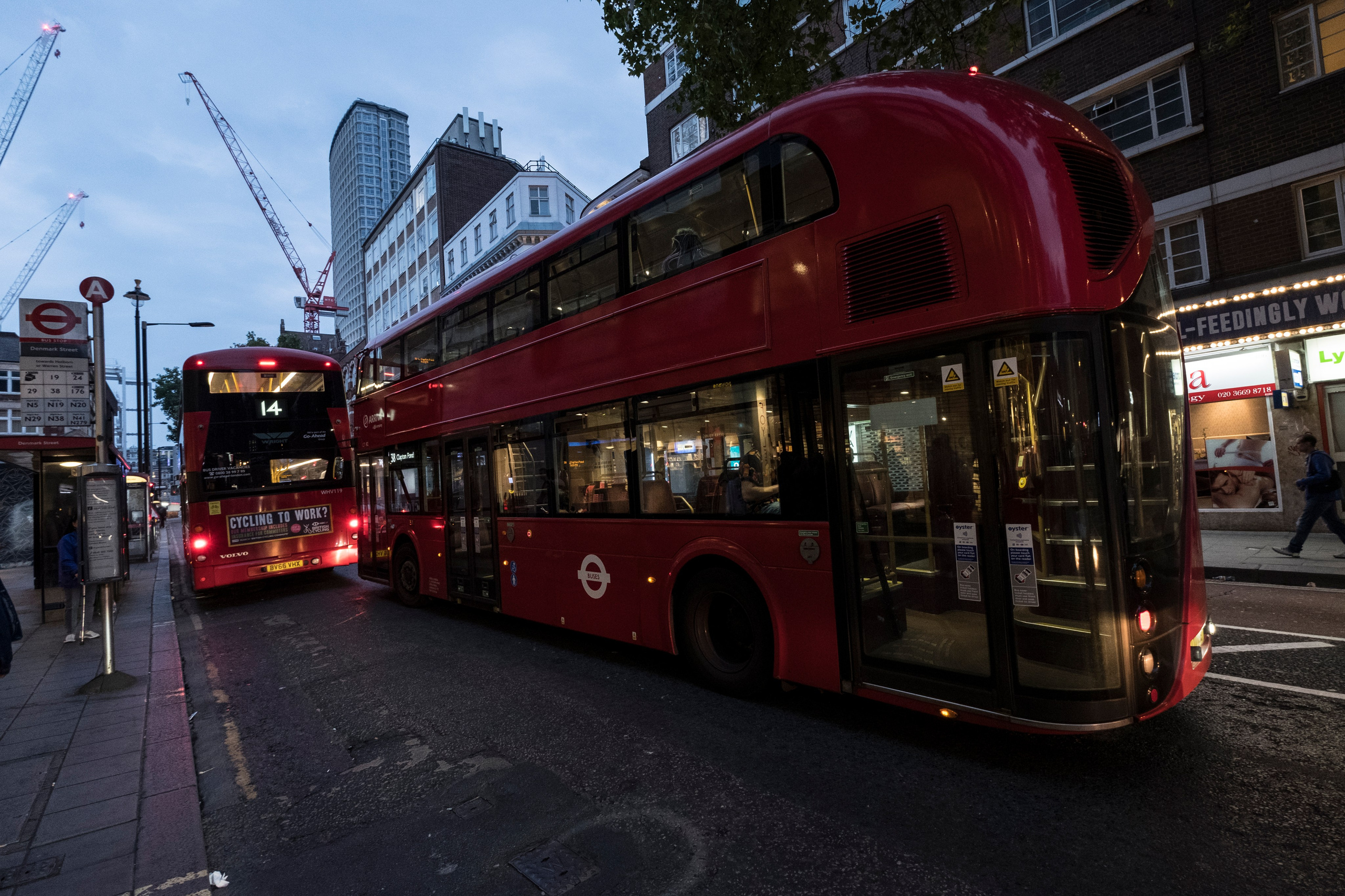 УЛИЦЫ. ПОБУДЬ ЗДЕСЬ И ЦЕЛЕЕ БУДЕТ ЭТОТ МИР