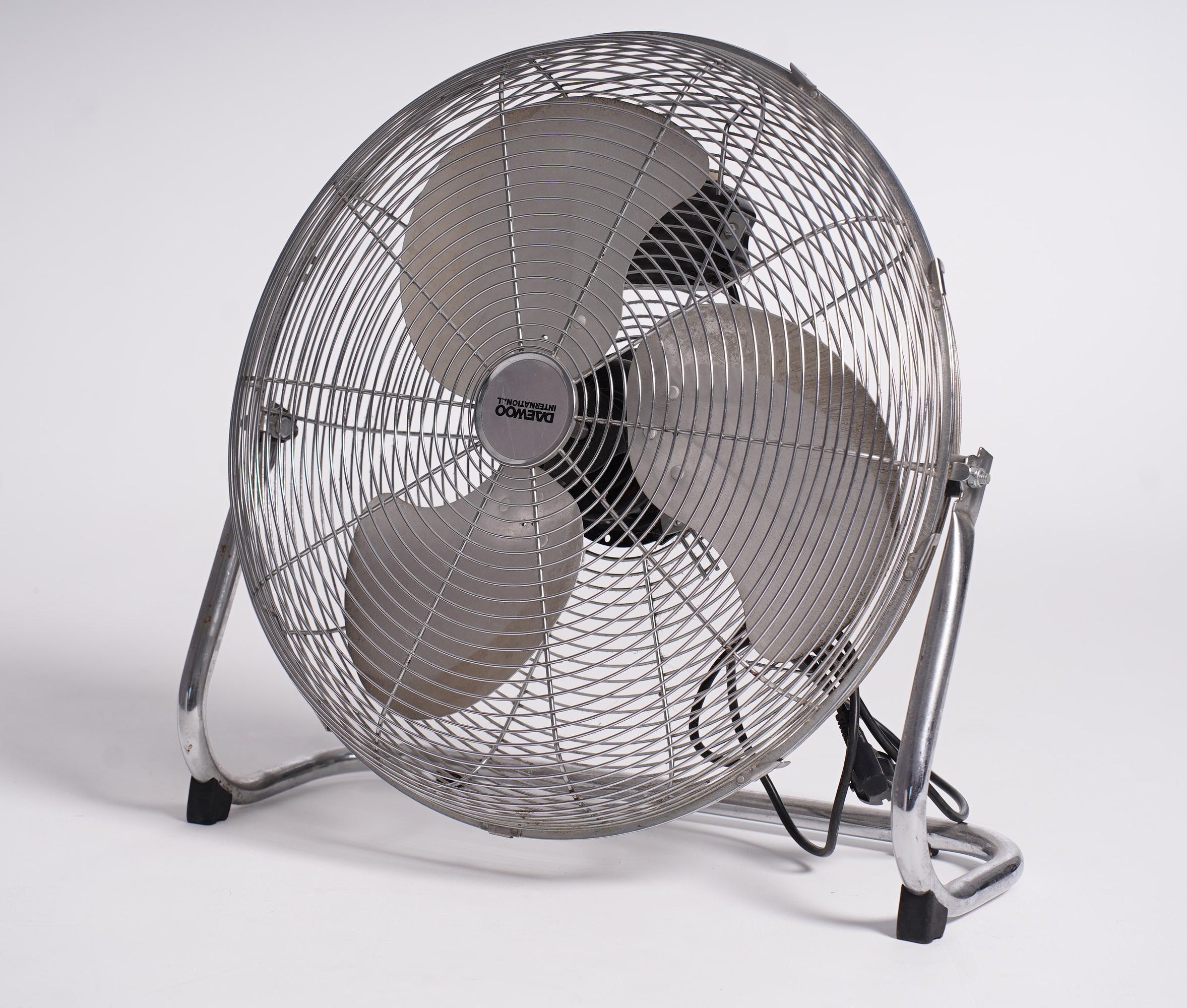 Современное оборудование в нашей студии и очень много реквизита. Фотостудия LUNA — аренда циклорамы и фотозон в Екатеринбурге