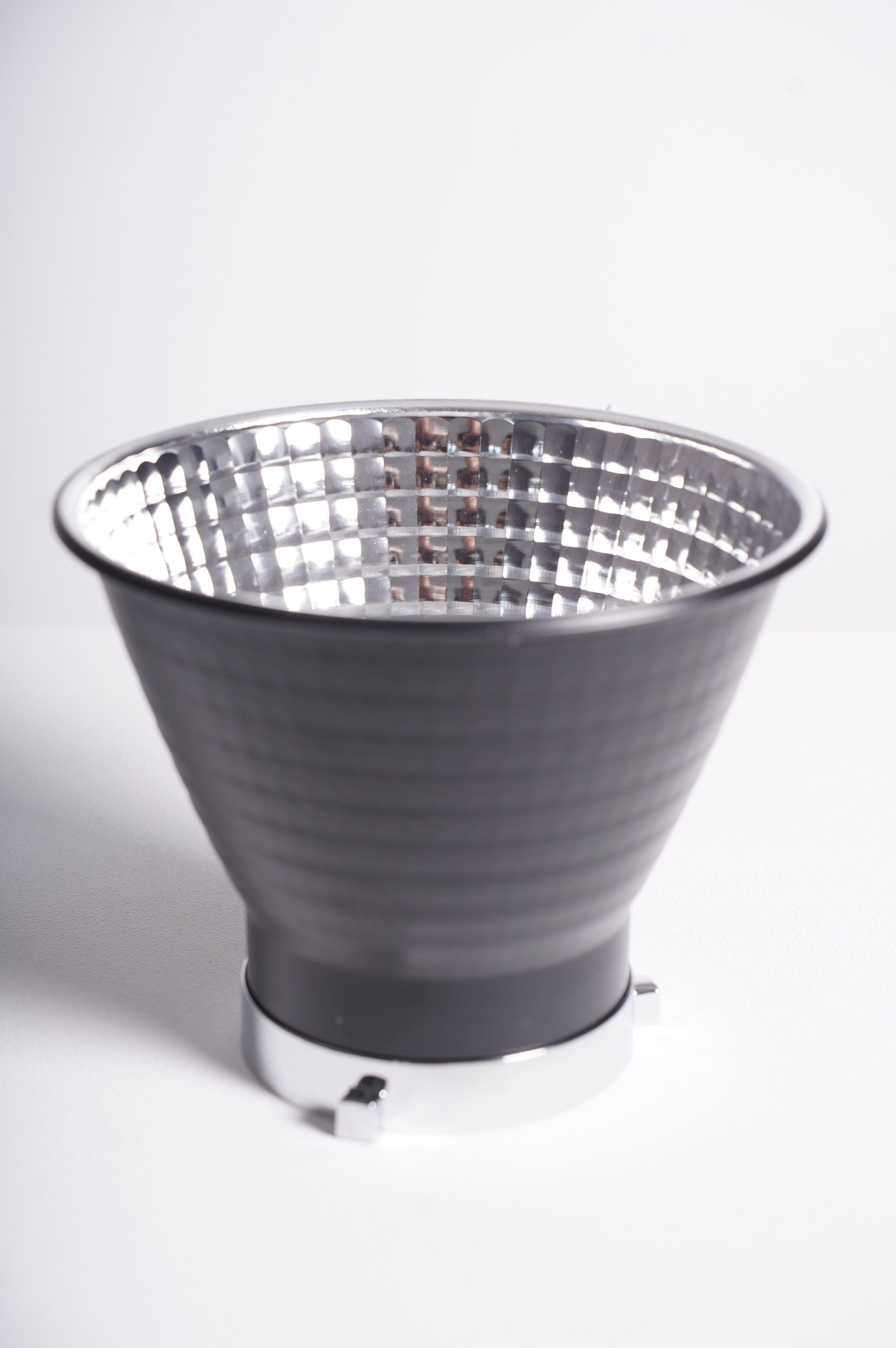 Разнообразие рефлекторов в нашей фотостудии.