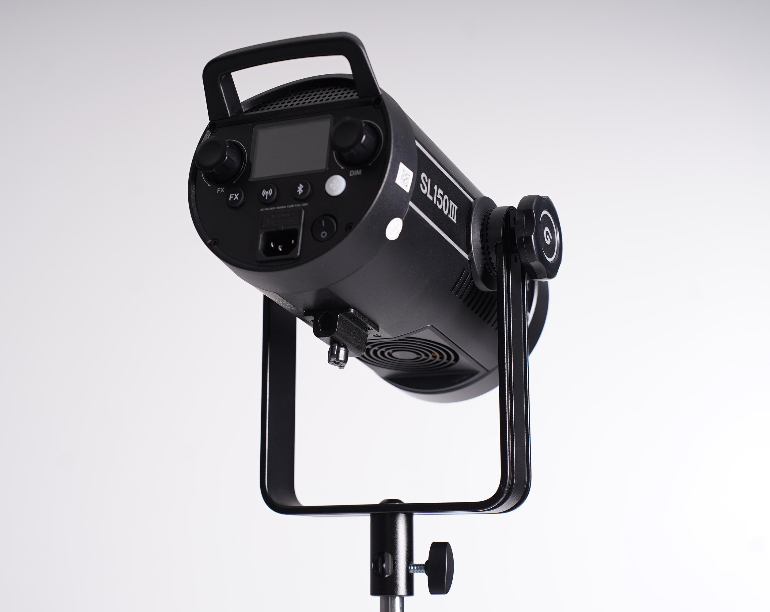 Современное оборудование в нашей студии и очень много реквизита. Фотостудия LUNA — аренда циклорамы и фотозон в Екатеринбурге