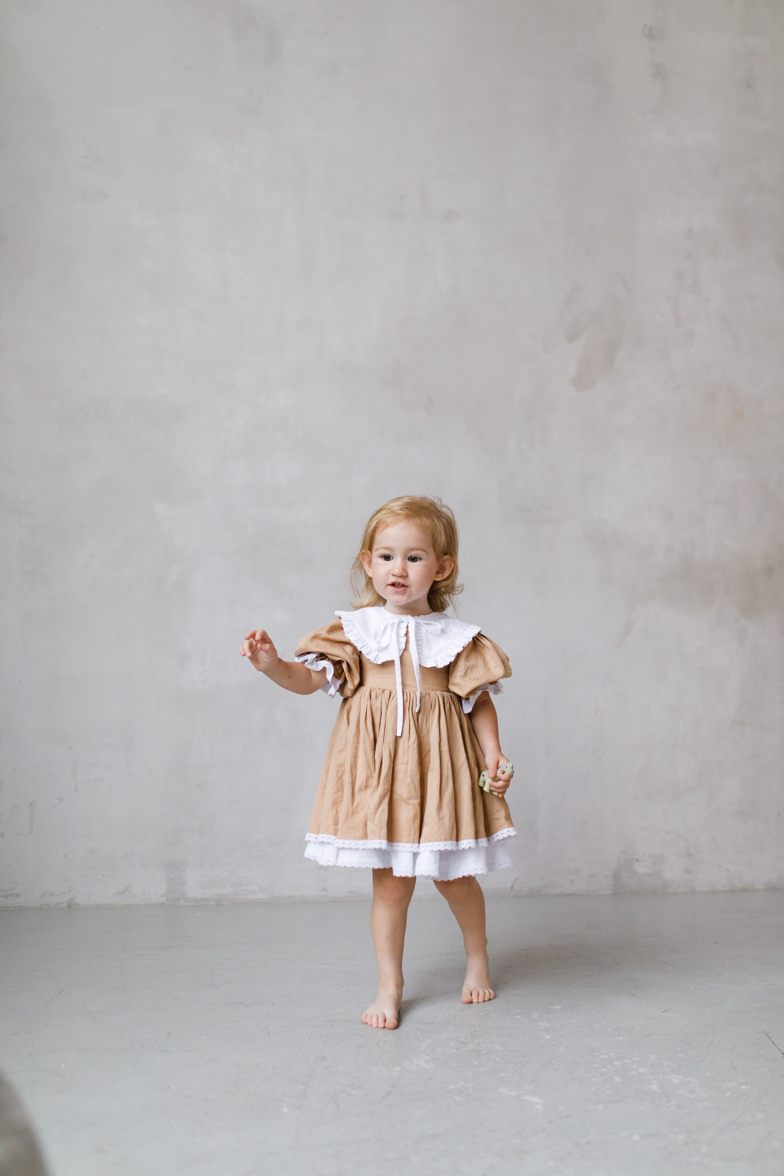 Семейная фотосессия в студии 2 года Валерии. Фотограф в Уфе Ирина Идрисова