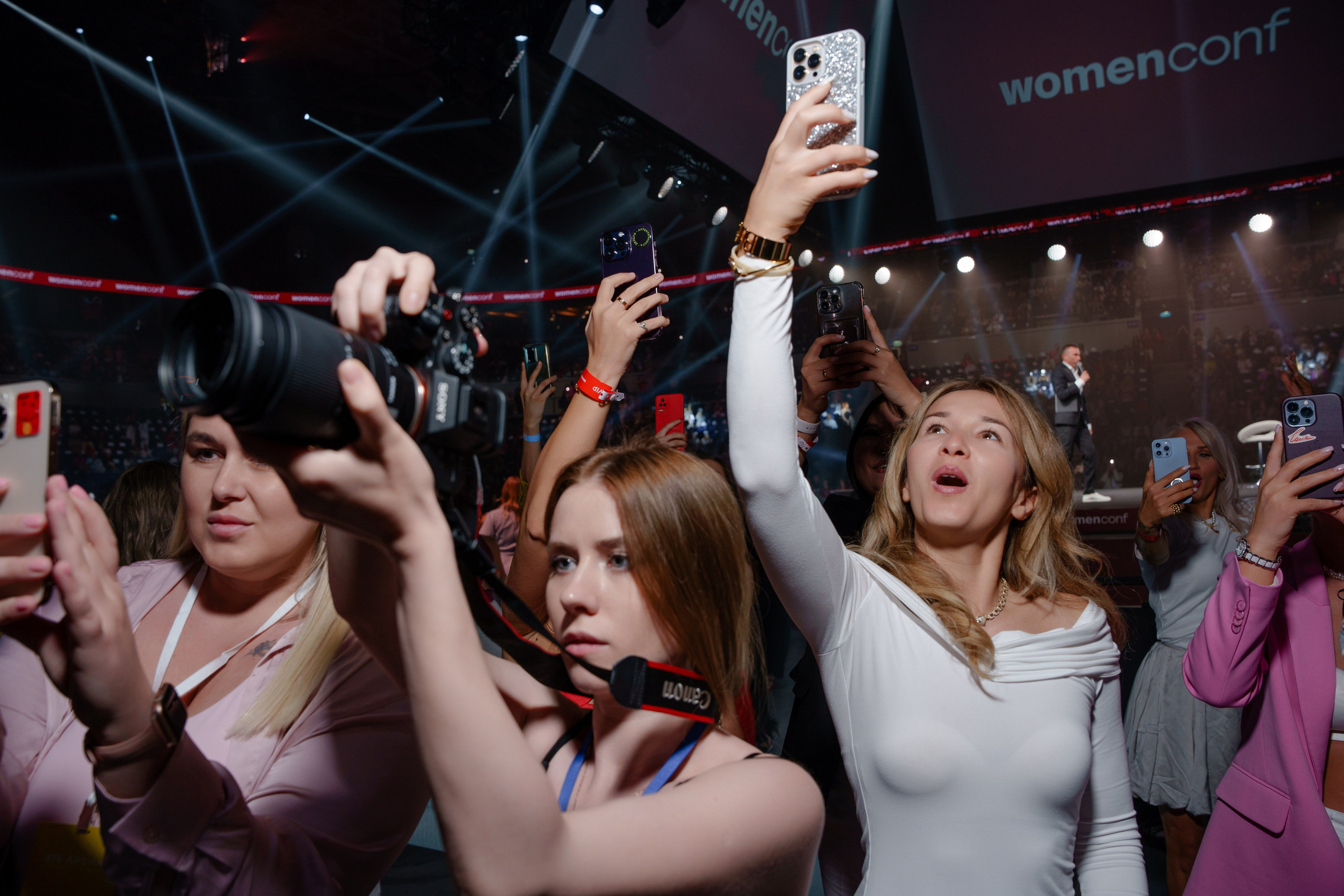 Фотограф на самую масштабную женскую конференцию в России WomenConf. Репортажный фотограф Москва Сергей Дружинин