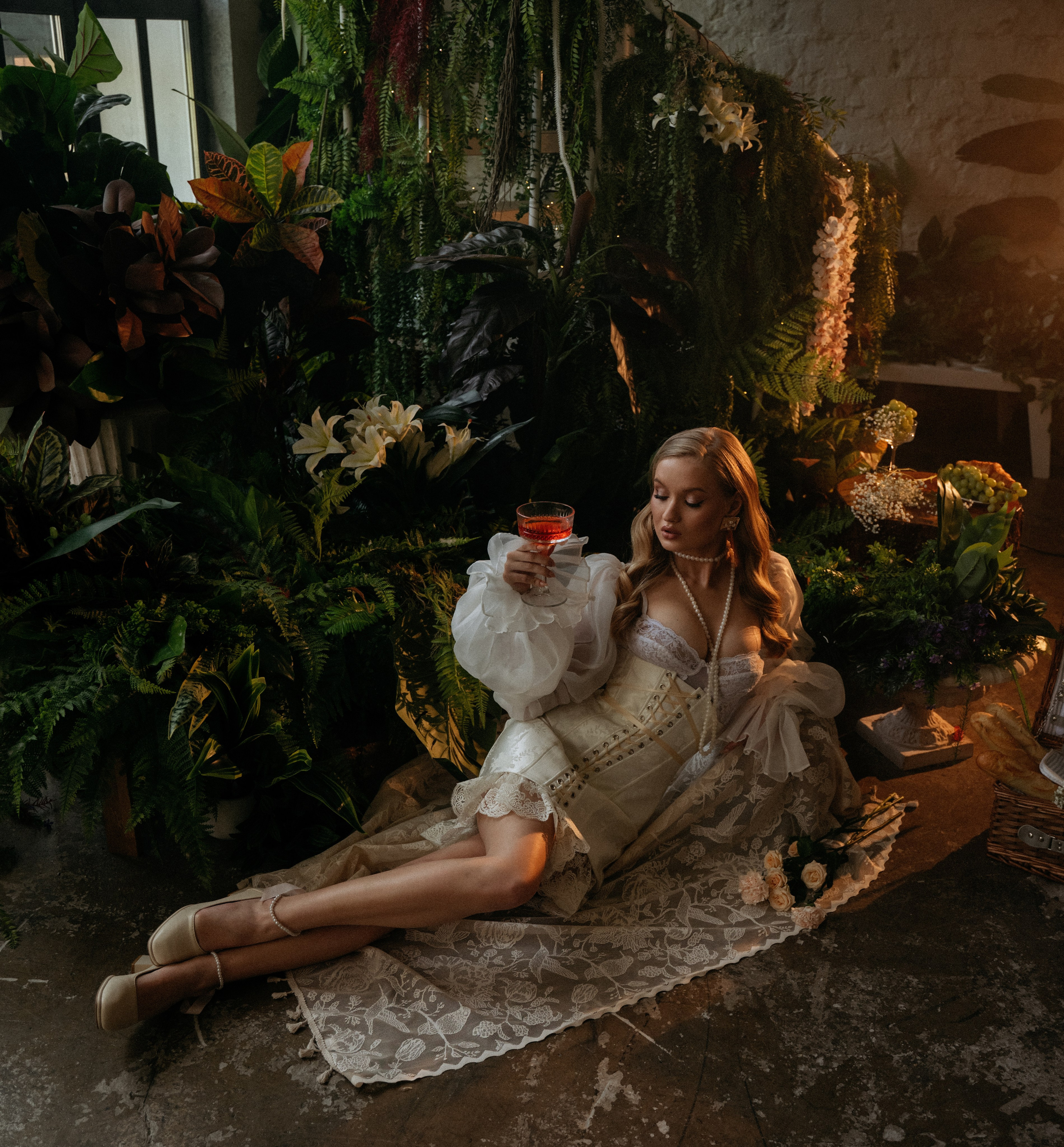 Невеста на пикнике в замке