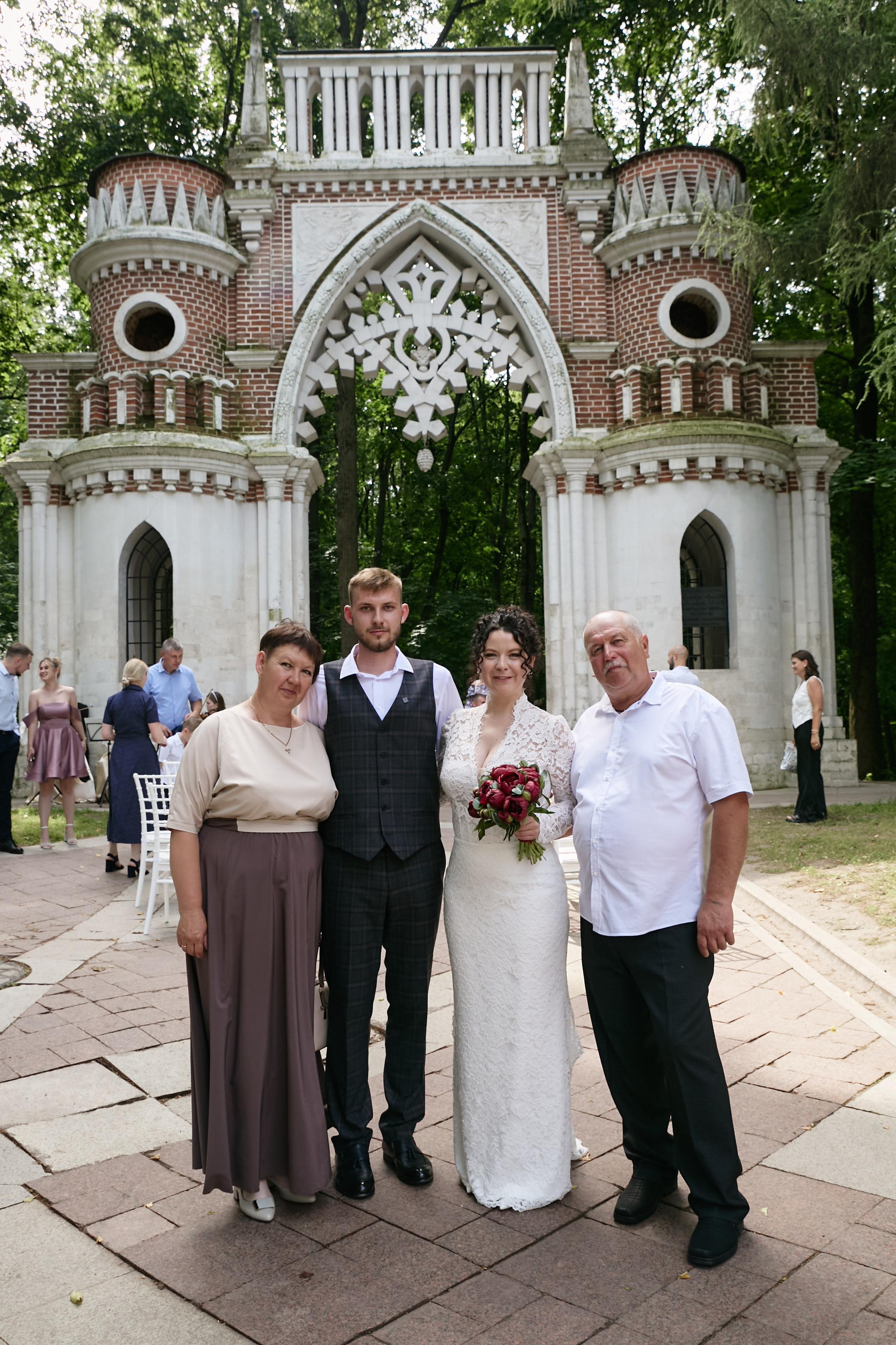 Иван и Юлия. Анонс свадьбы ЖК «Южная битца», роспись в парке «Царицыно». Фотограф и свадебный фотограф в Москве