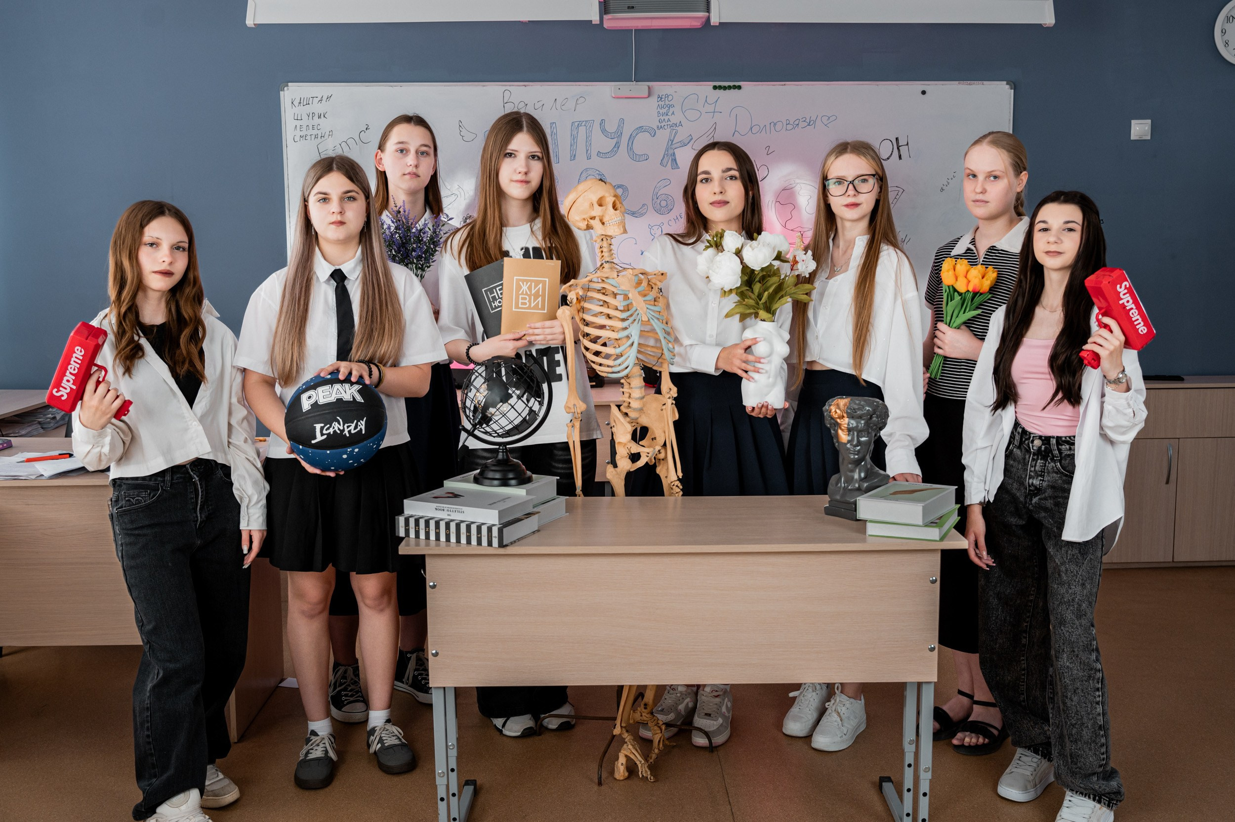 В школе. Выпускные альбомы и Школьный фотограф в Алексеевке, Бирюче, Красном