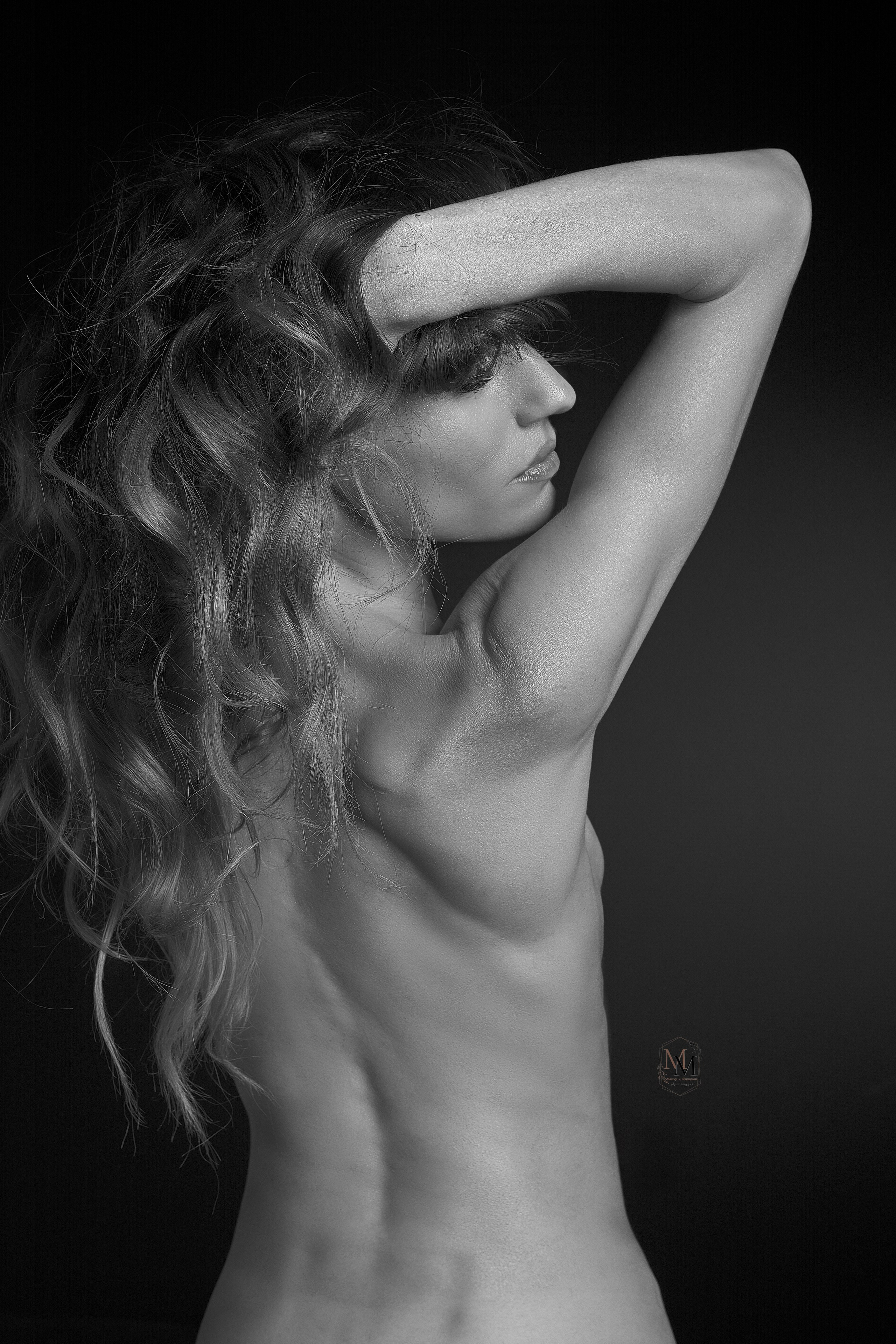 Фотосессия в стиле ню в Сызрани, Тольятти, Самаре от фотографа Дмитрия Кищенко. Арт-студия "Мастер и Маргарита"