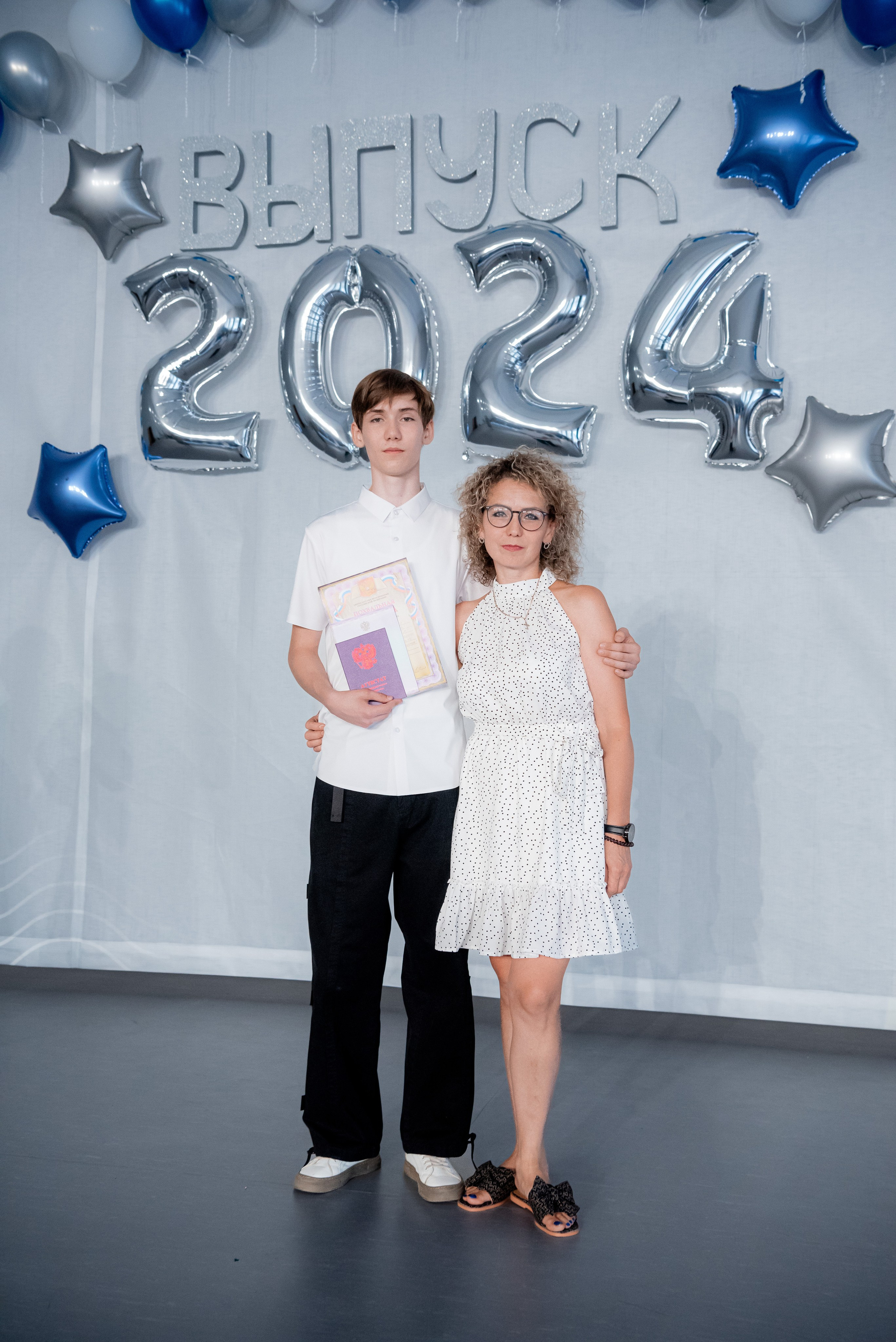 86 школа. Вручение. ДК Тракторозаводского района. Фотограф в Волгограде и Волжском Александр Горбань