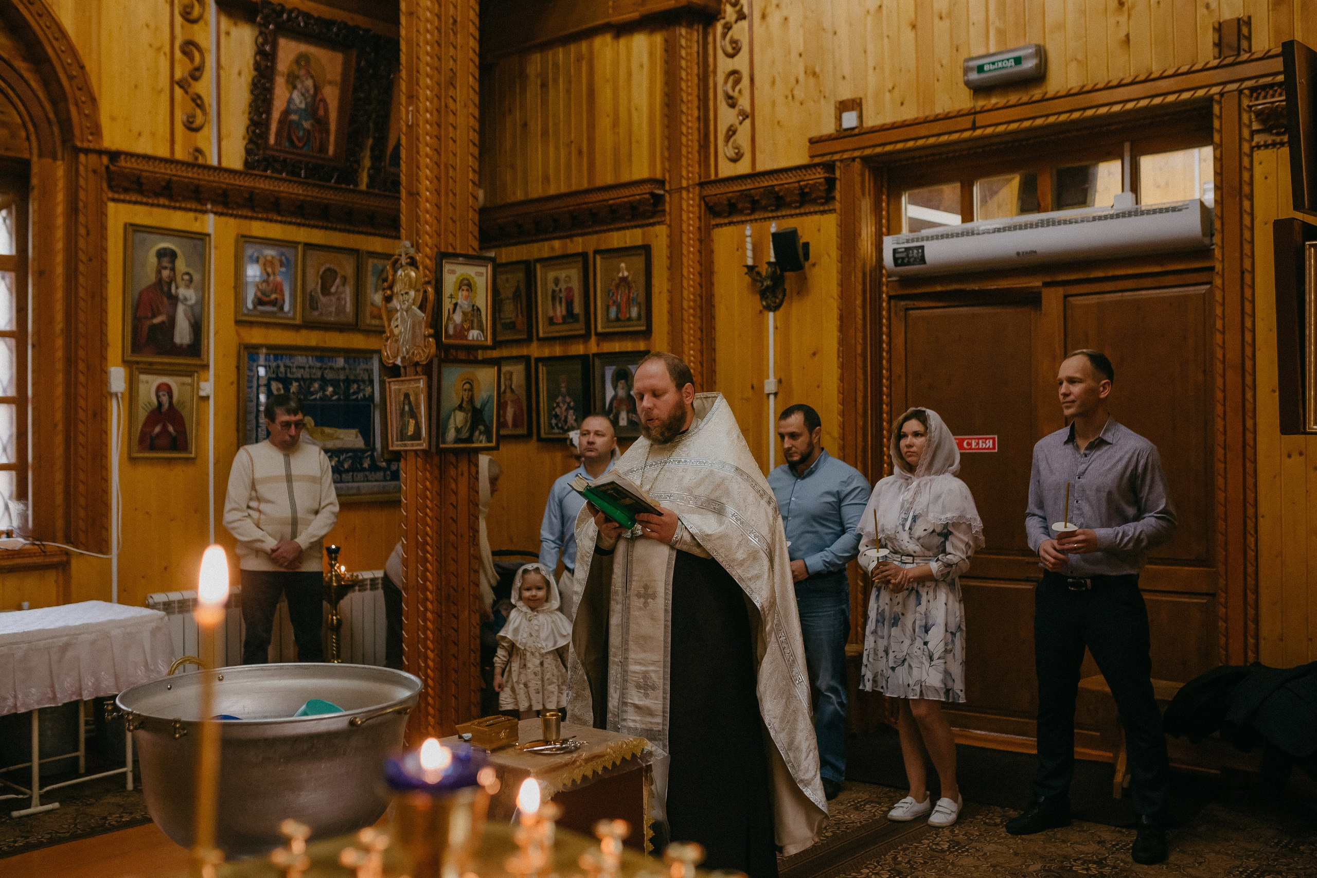 Крещение Таисии и Льва. Храм в честь Святителя Николая. п.Белый Яр. Семейный фотограф в Сургуте