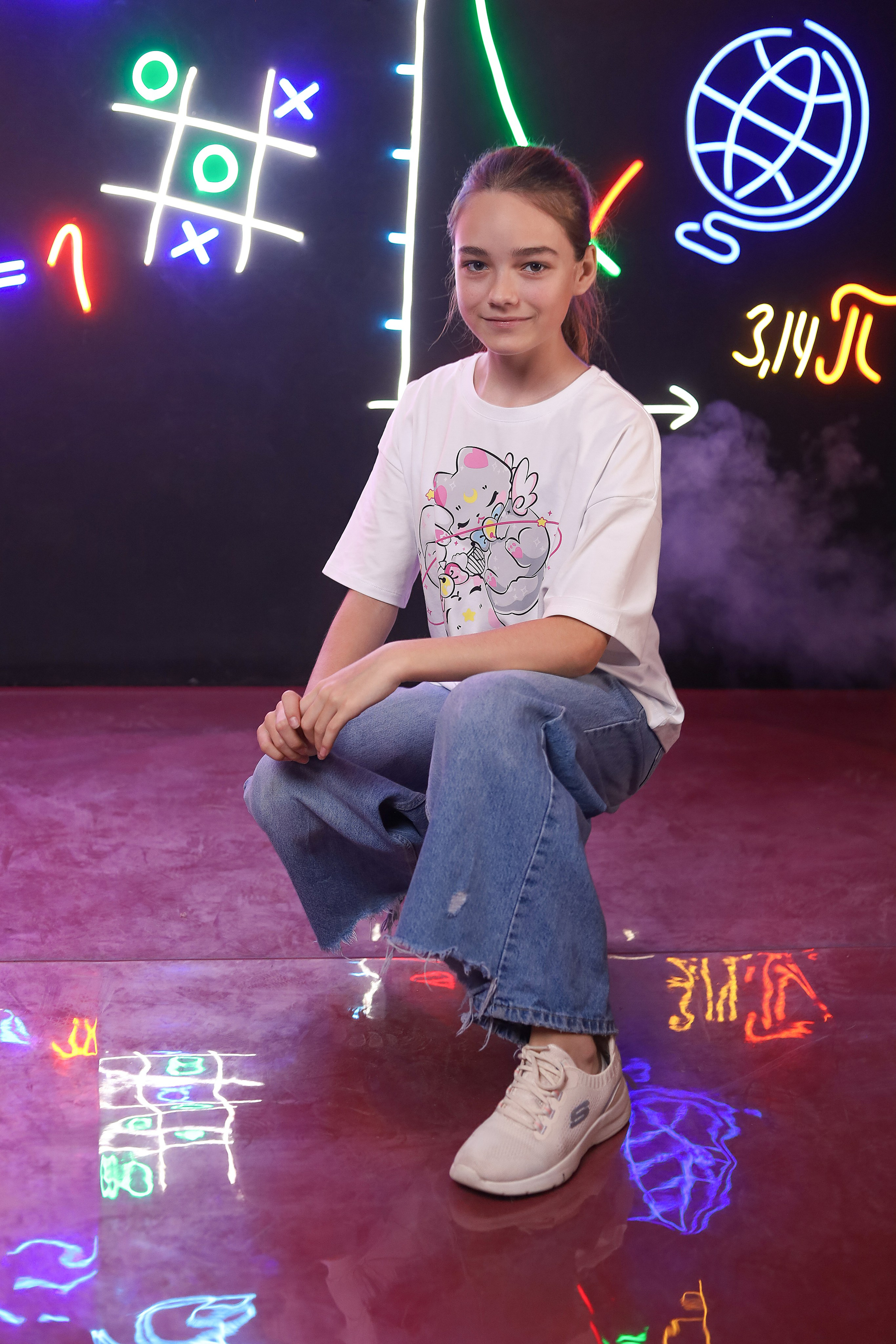 Выпускной альбом "Неон". Выпускные альбомы в Тюмени для школ, садов, вузов спортивных секций