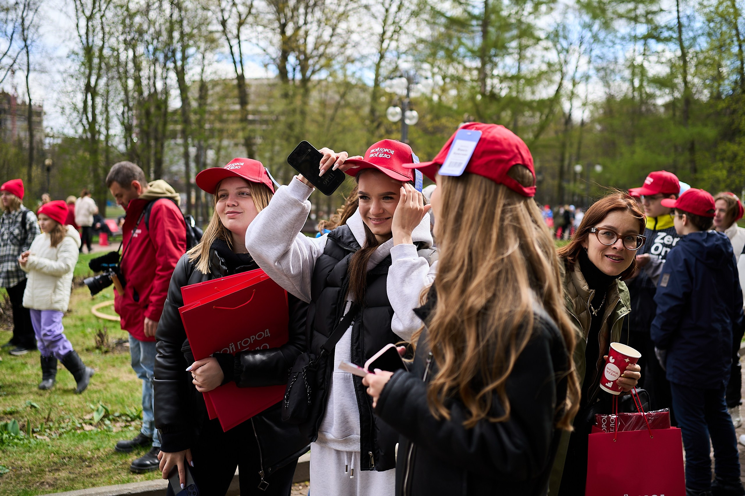 Субботник у Управления делами Мэра и Правительства Москвы. Фотограф и Видеограф в Москве. Олег Корушев