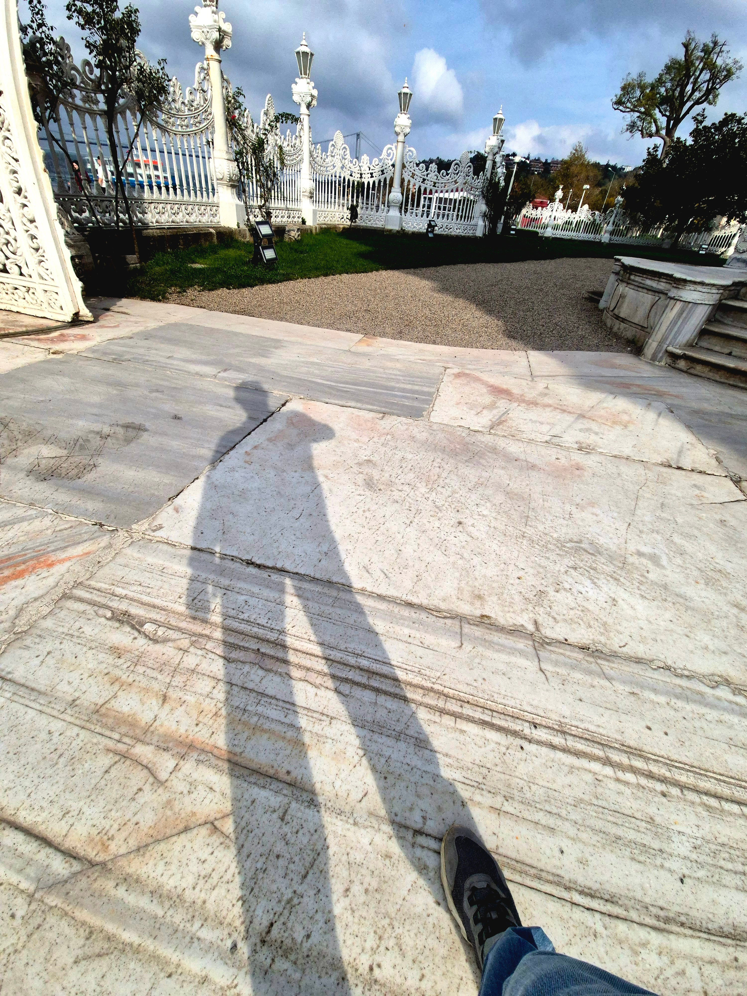 Теневое селфи