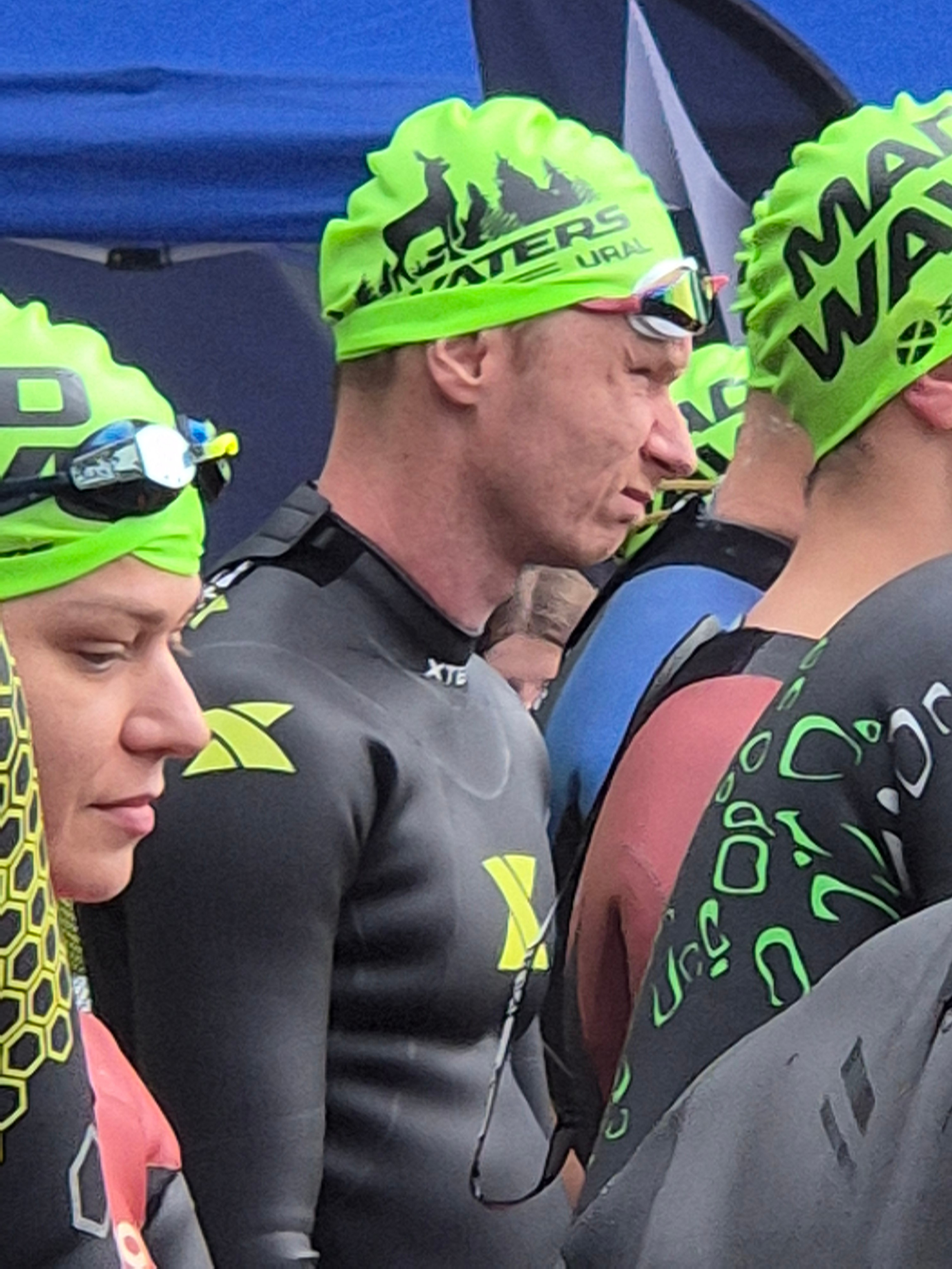 К вечеру погода улучшилась, стих ветер, проглянуло солнышко. Миша готовится к старту на милю - вот он неподдельное лицо радости и счастья спортсмена