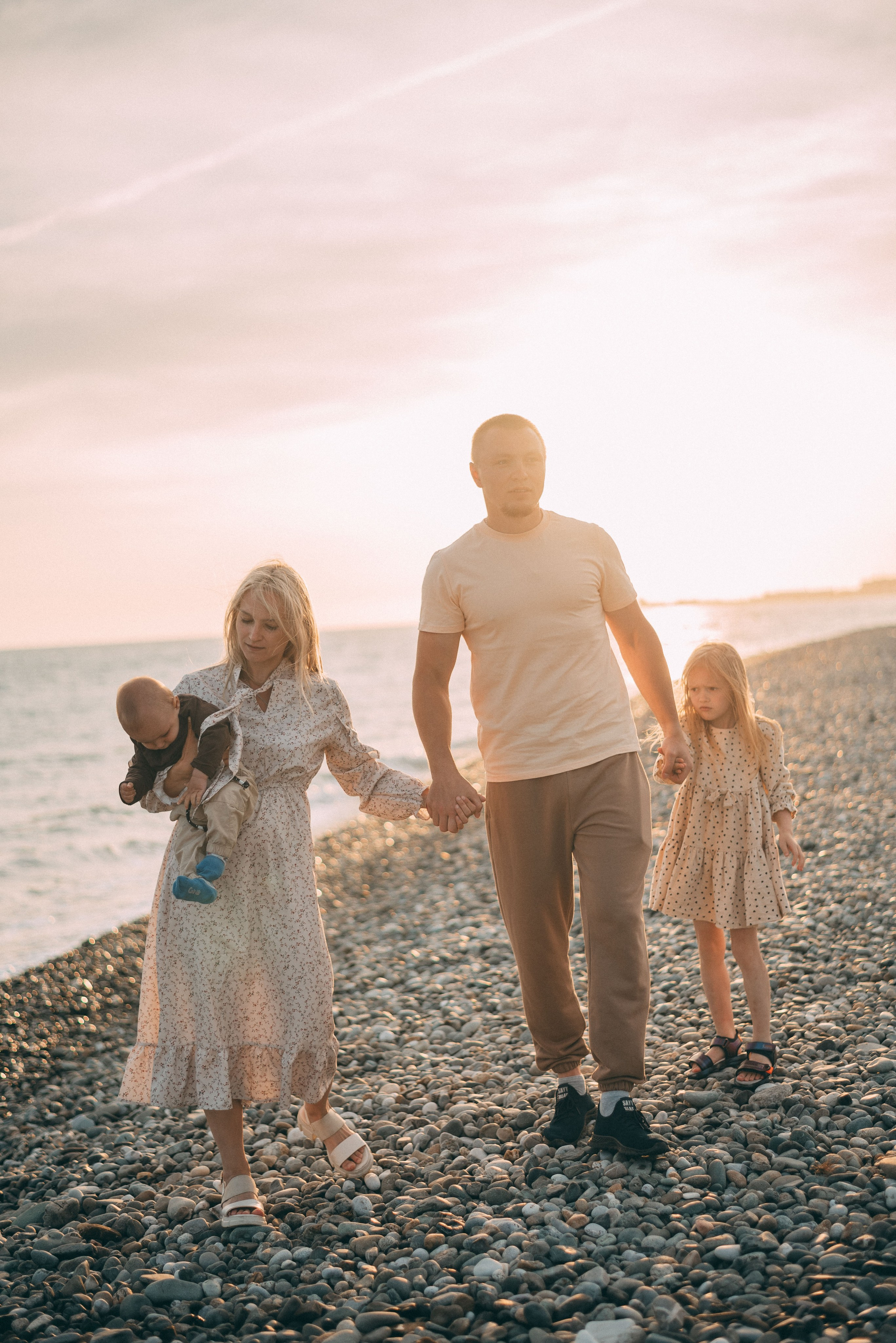 Семейная съемка на берегу моря. Фотограф в Сочи — Маргарита Поганова