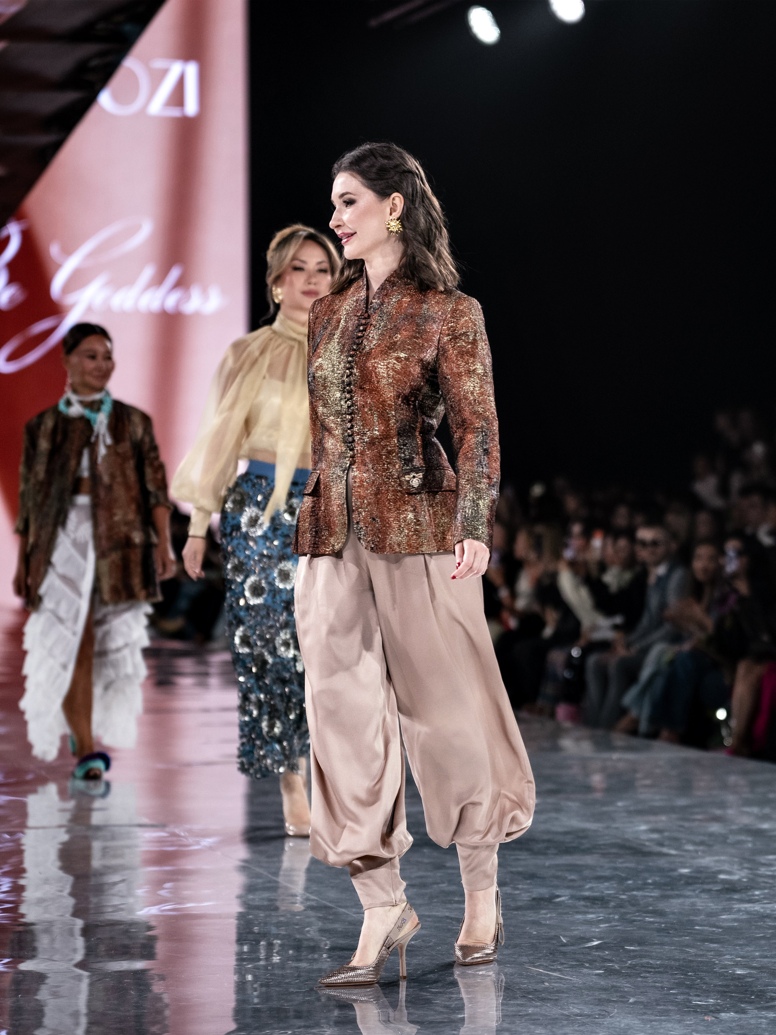 Kazakhstan Fashion Week Zardozi. Сайт Алматинского НЮ АРТ, будуар и фэшн фотографа Дениса Карпенко