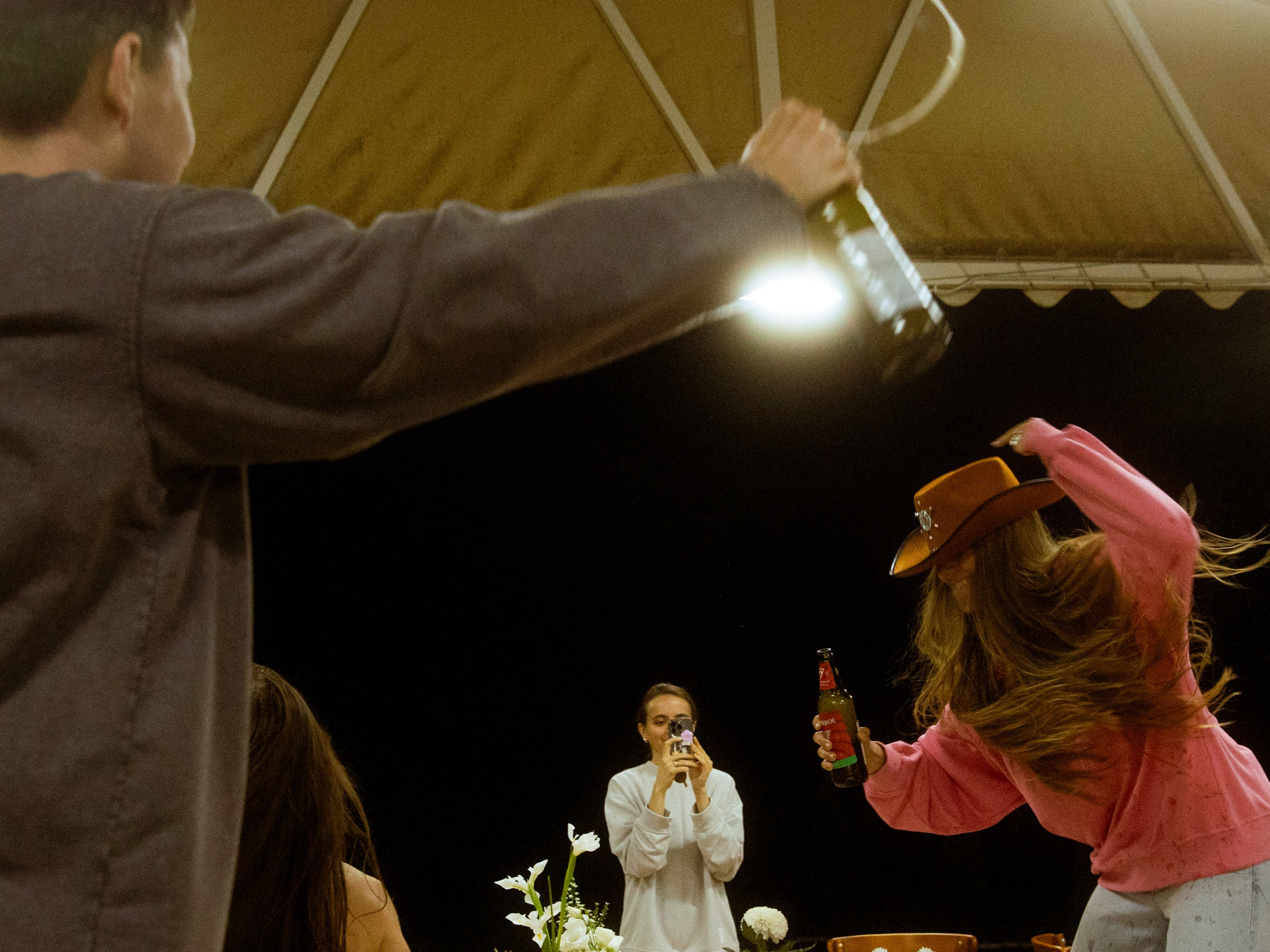 Алиса и Слава, роспись в Москве и вечеринка на природе, подальше от города. Фотограф в Москве Екатерина Черненко