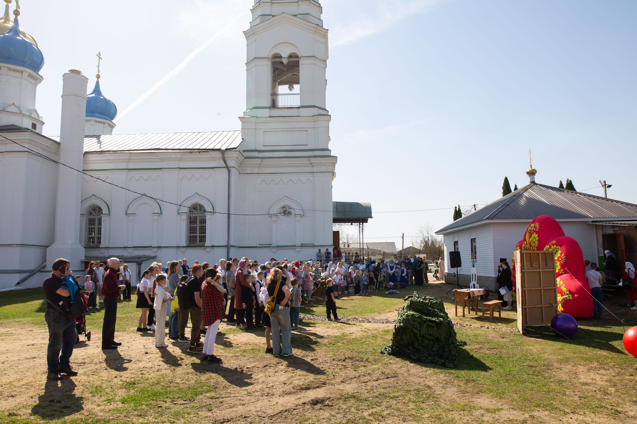 Пасха Воскресенский храм с Ашитково и ярмарка около храма. Семейный и детский фотограф Анна Петракова