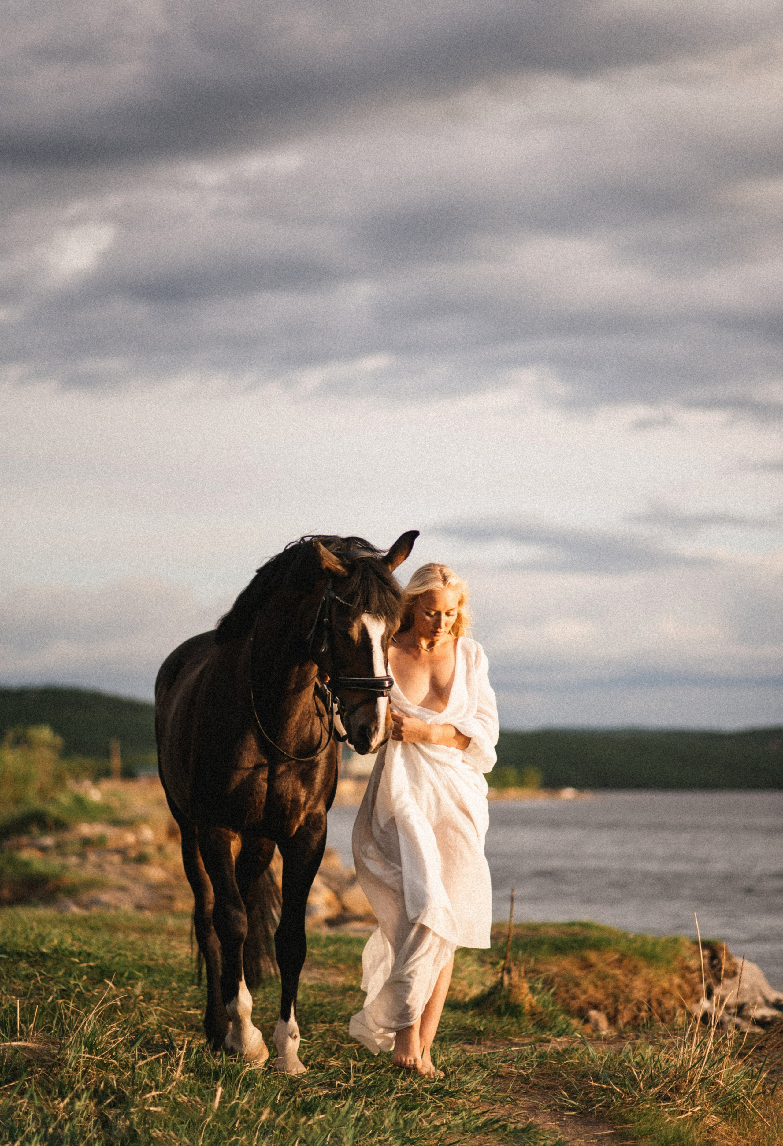 Валерия. Атмосферная фотосессия с лошадью. Фотограф в Мурманске Екатерина Рудак
