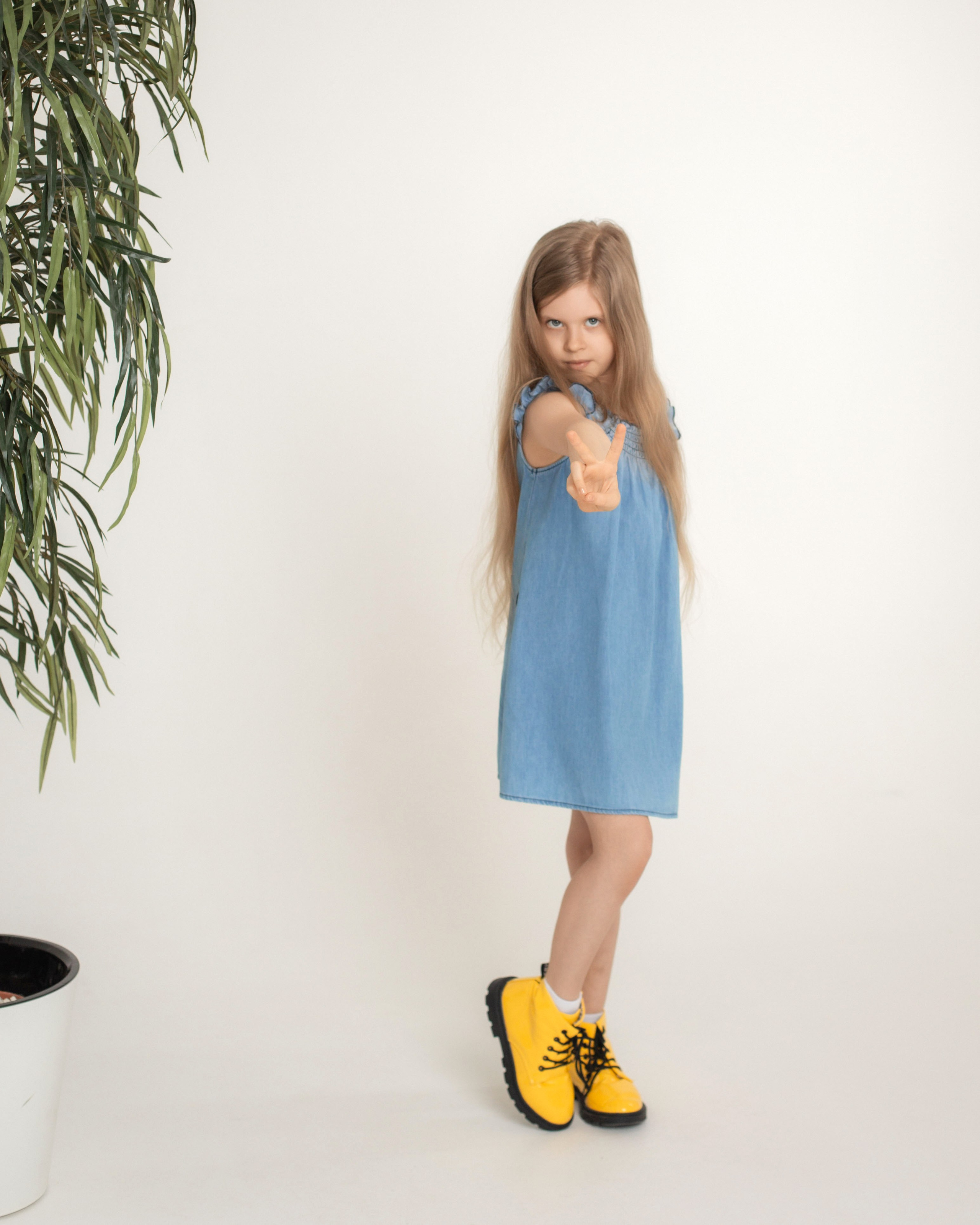 Лиза — детская fashion story в светлой студии. Семейный и детский фотограф в Москве Юлия