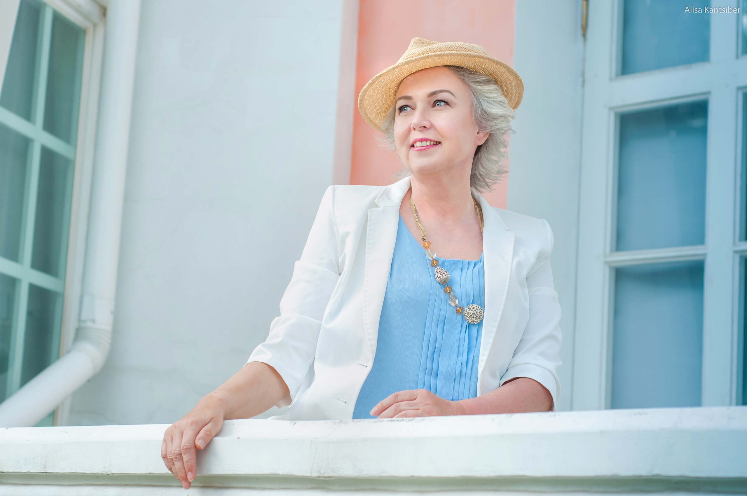 Любому современному человеку нужен контент для сайта, социальных сетей. Фотограф Алиса Канцибер. Москва. Портрет, семейное фото, свадьбы