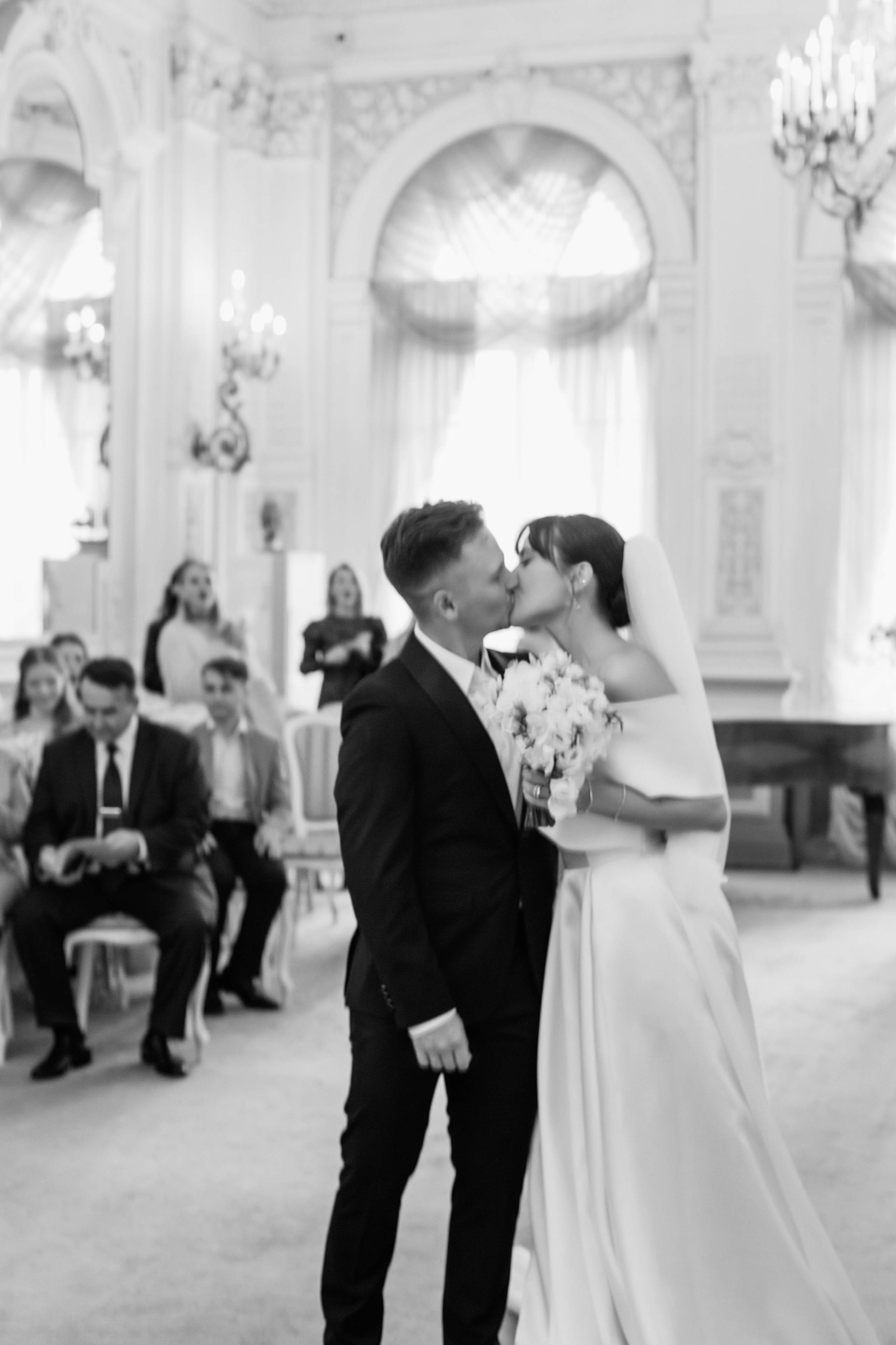 Свадьба на катере. Свадебный фотограф в Санкт-Петербурге Вика Стукачева