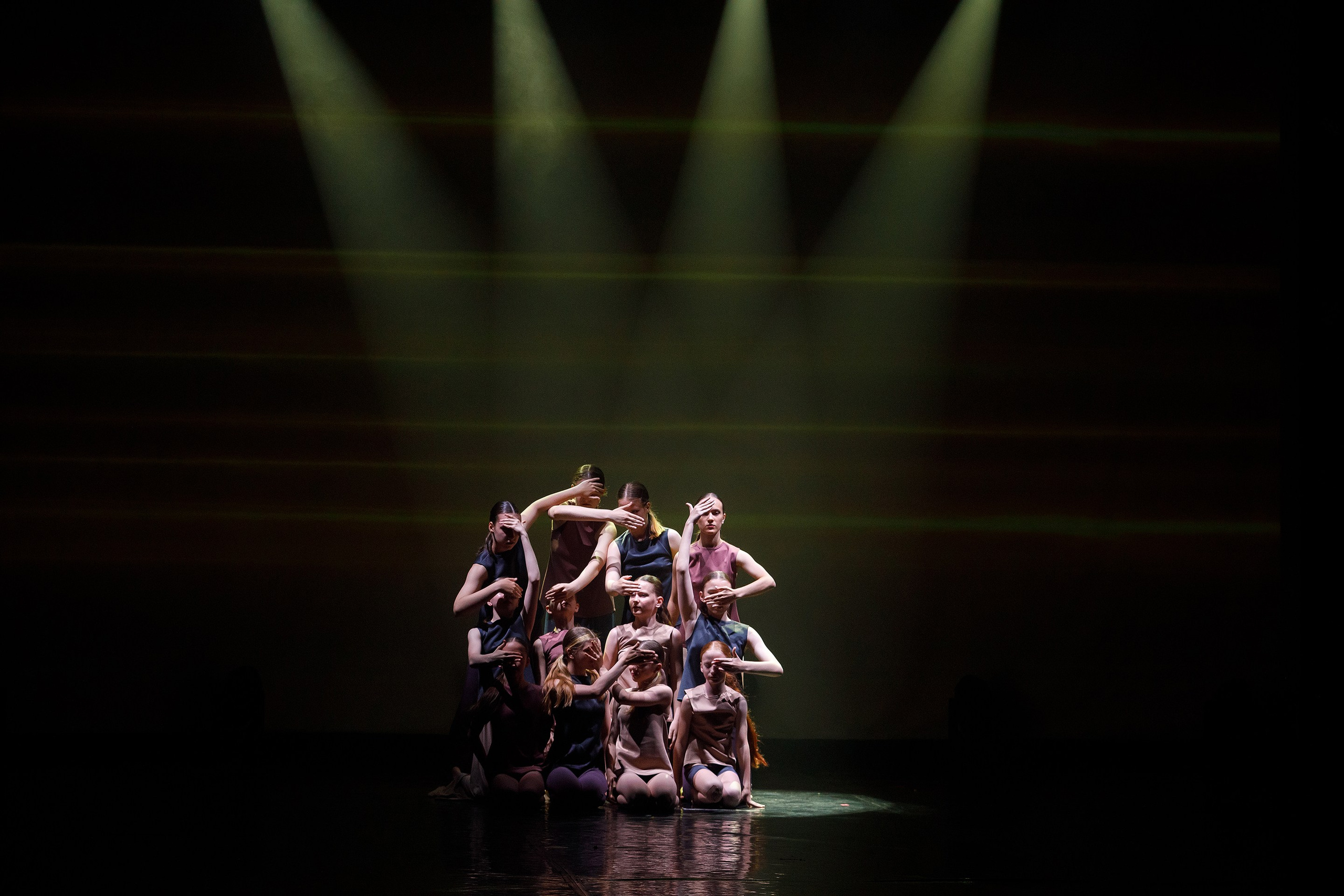 Репортажная фотосъемка отчетного концерта. Профессиональный фотограф в Новосибирске