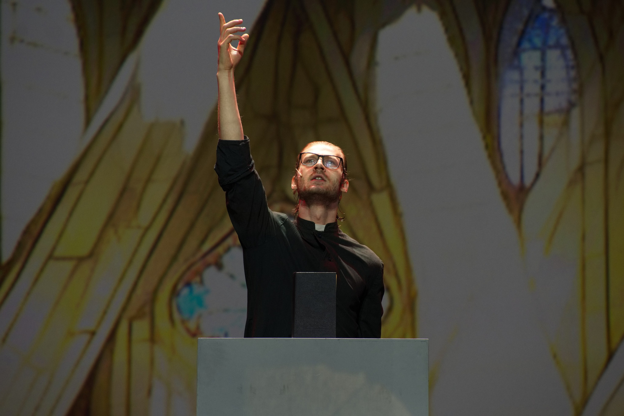 Театр И-Он, Мюнхгаузен. Семейный и детский фотограф Антон Зорин