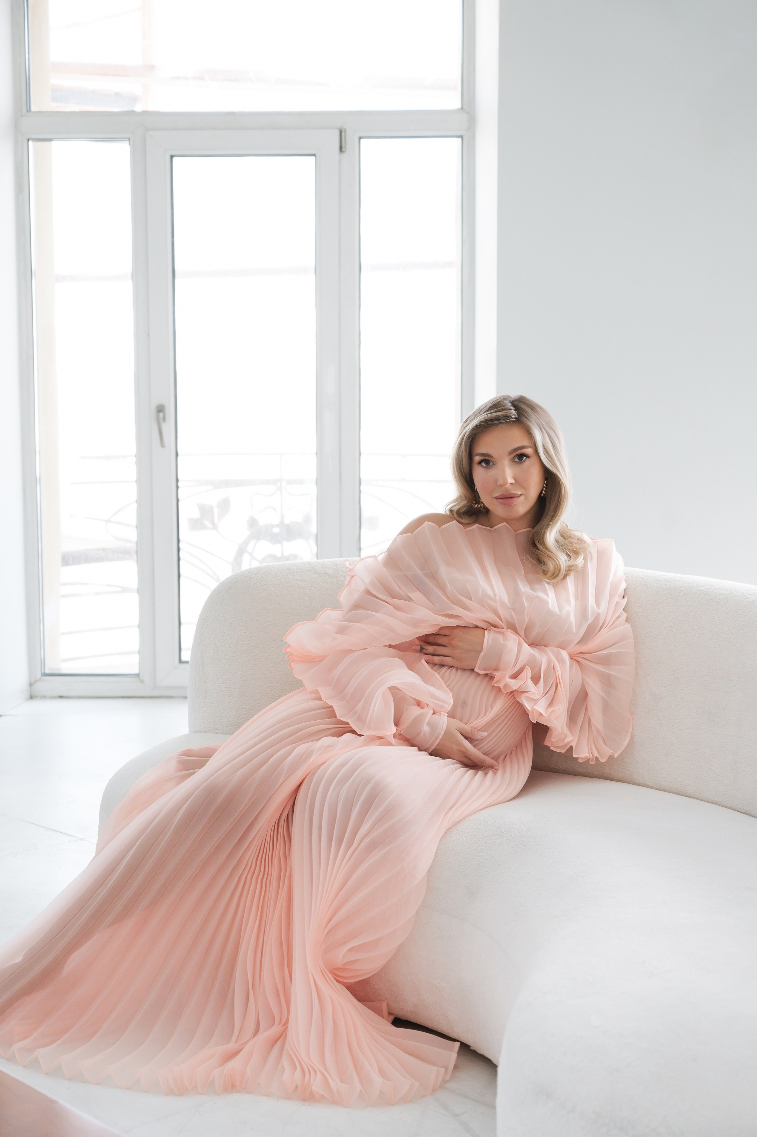 Профессиональный семейный и беременный фотограф в Санкт-Петербурге — Маргарита Иванова. Индивидуальные фотосессии под ключ: от образа до гот. Профессиональный фотограф беременности в СПБ. Стильные фотосессии беременности в стиле минимализм и классическая фотография