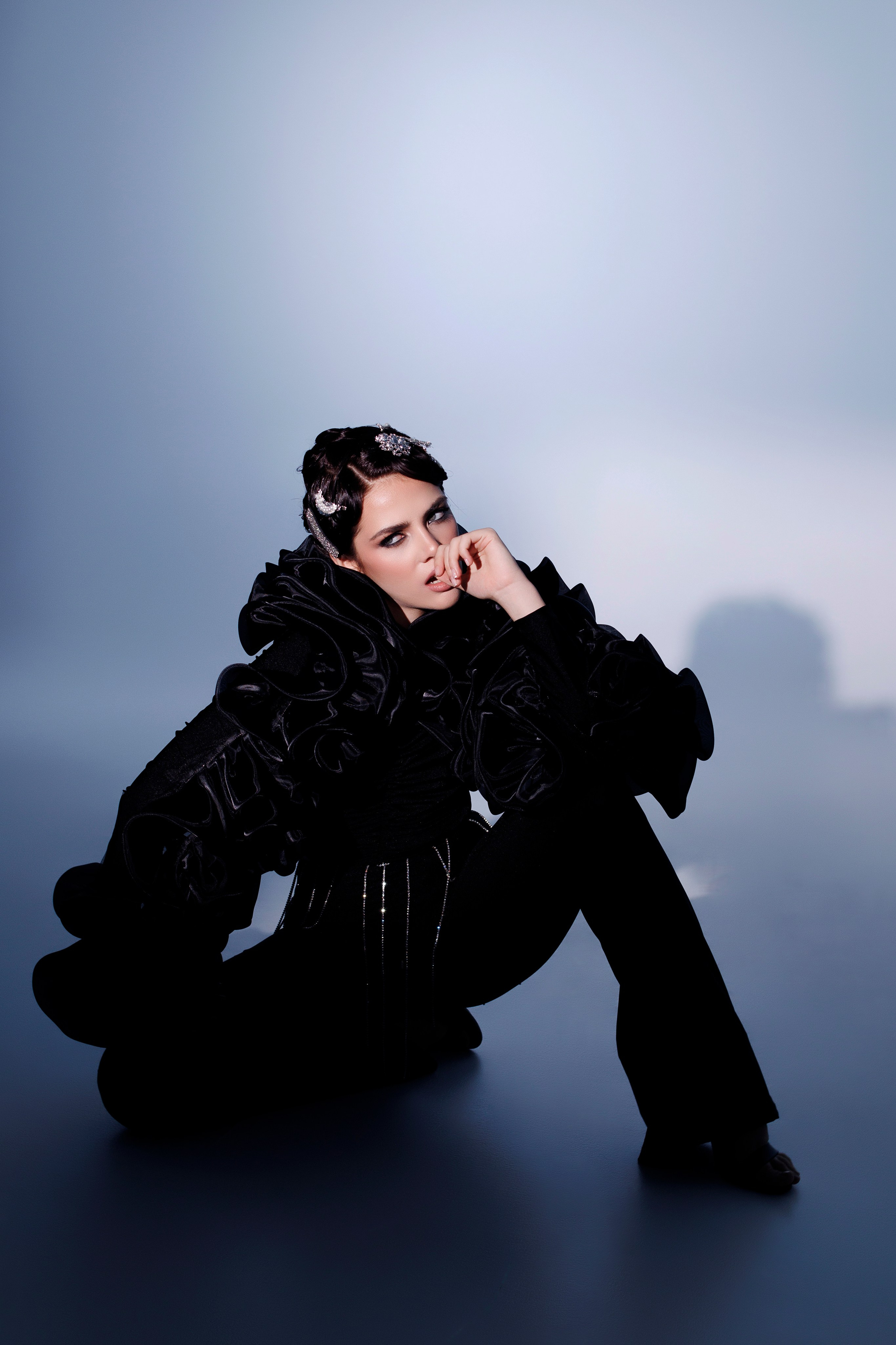 Фотосессия в студии. Я — фотограф, который помогает запечатлеть самые важные моменты вашей жизни!