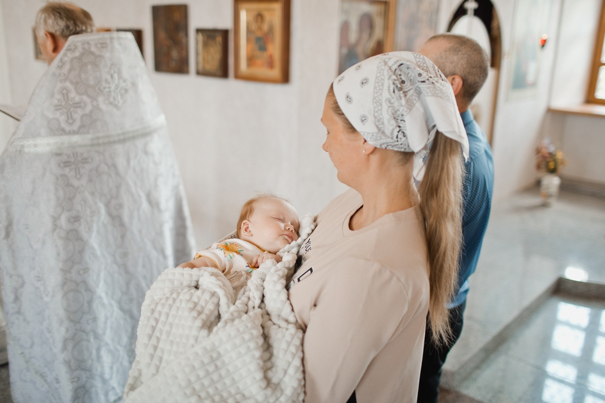 КРЕЩЕНИЕ ДЕНИСА. Семейный фотограф новорождённых в Серпухове Юлия Новикова +79637785957