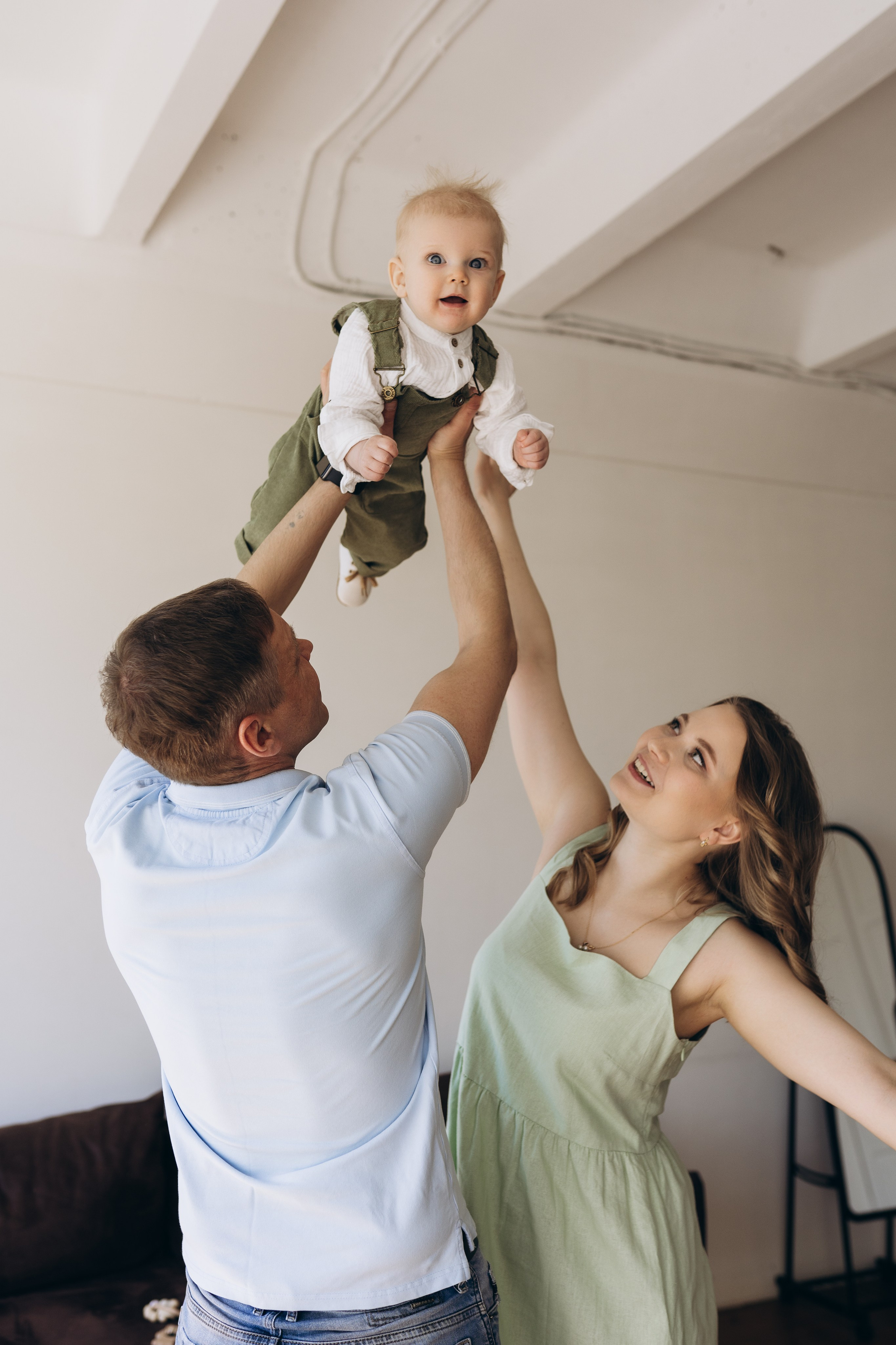 Семейная фотосессия в студии в Москве, семейный фотограф Анна Полушина. Свадебный фотограф в Москве Анна Полушина