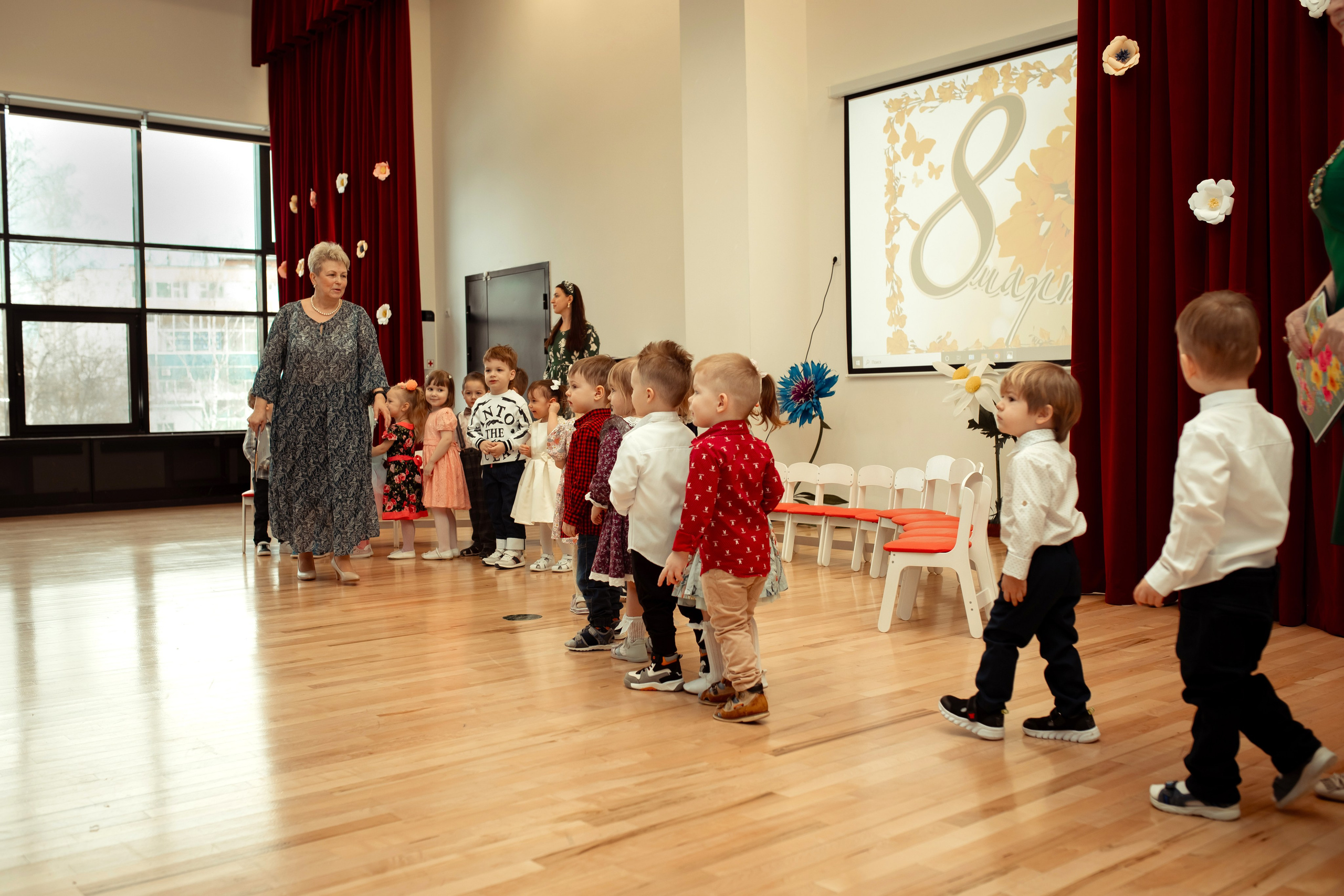 Праздник весны в детском саду. Семейный и детский фотограф в Москве Дорогова Екатерина
