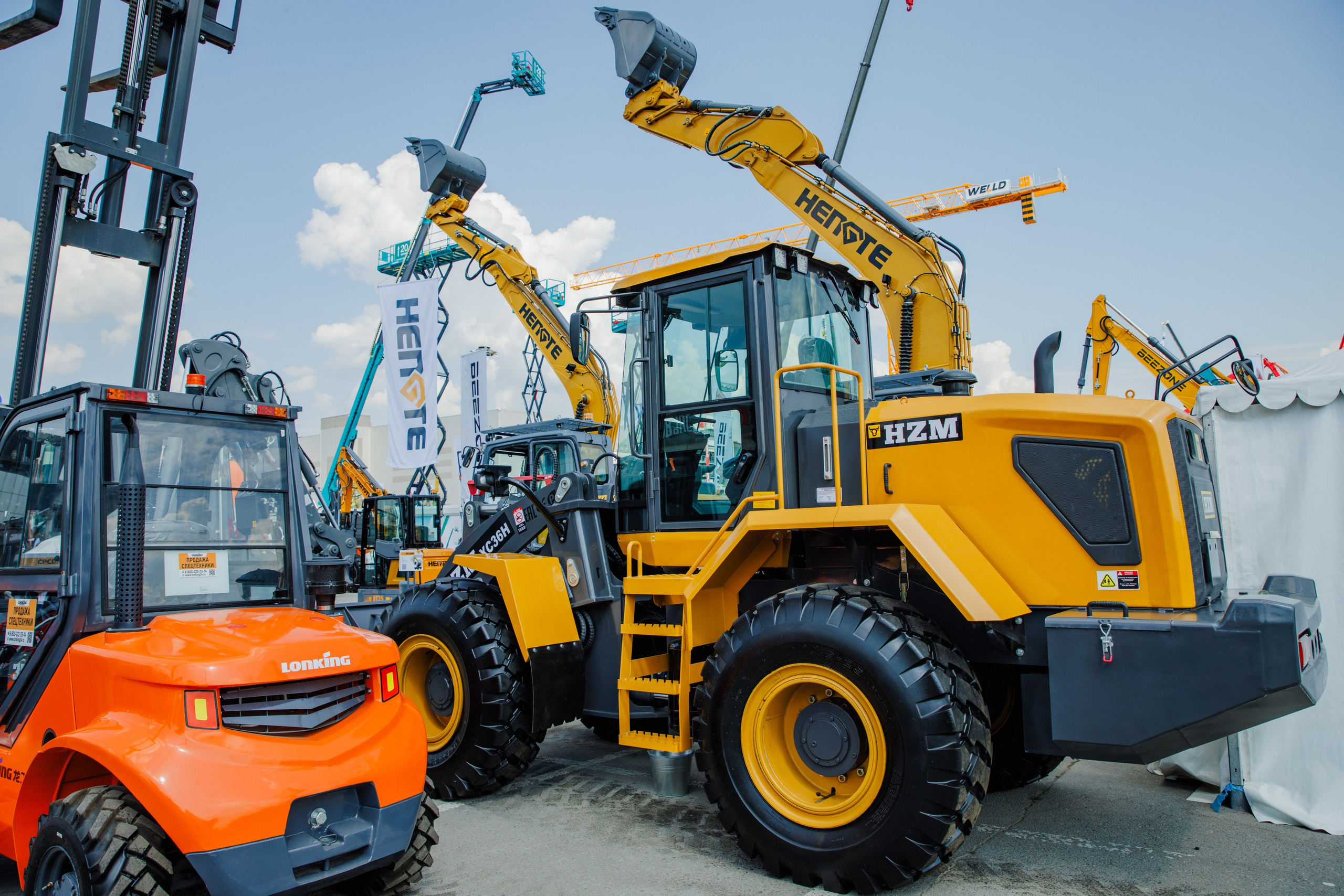 Выставка Спец. Техники. Фотограф Москва Шептаев Артём